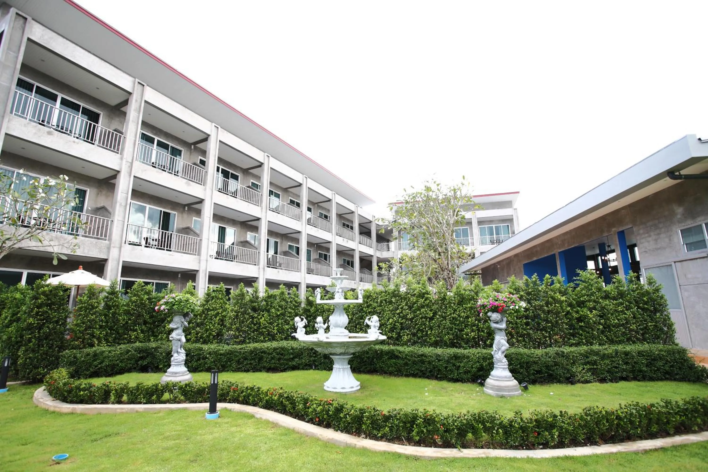 Patio in The Malika Hotel - SHA Extra Plus