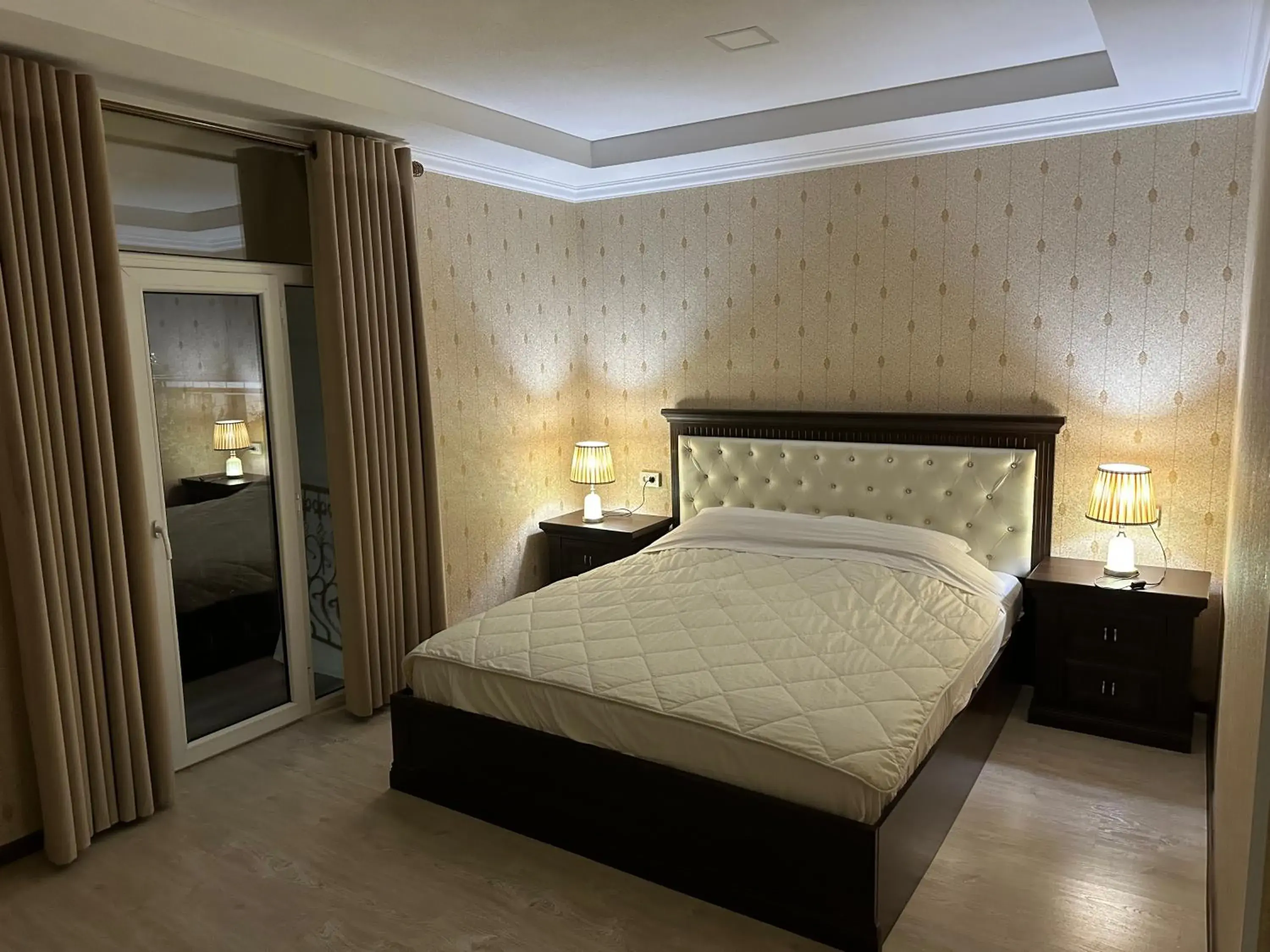 Superior King Room in Hotel Latif Samarkand Superior King Room in Hotel Latif Samarkand