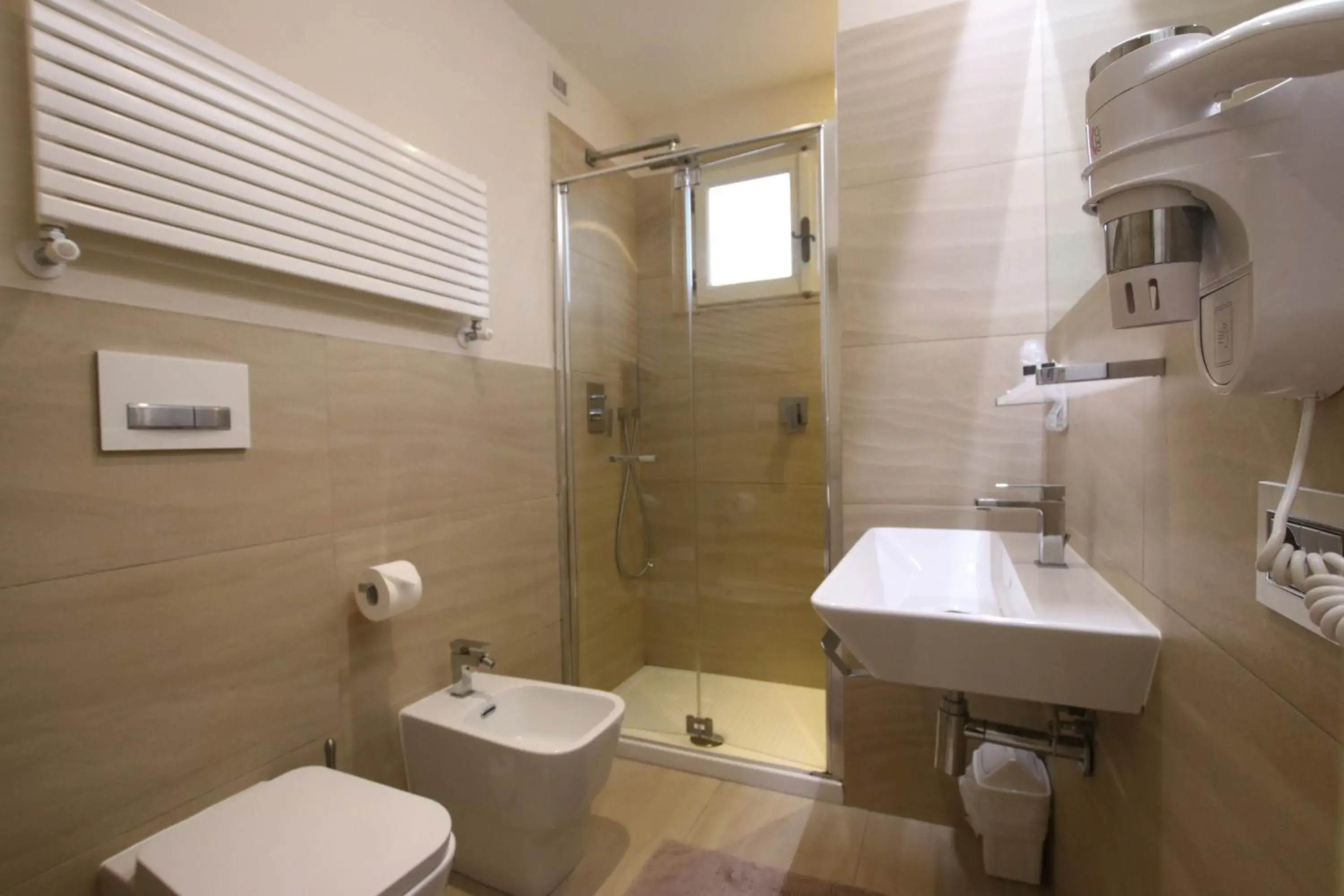 Quadruple Room with Side Sea View in Hotel Villa Margherita Quadruple Room with Side Sea View in Hotel Villa Margherita