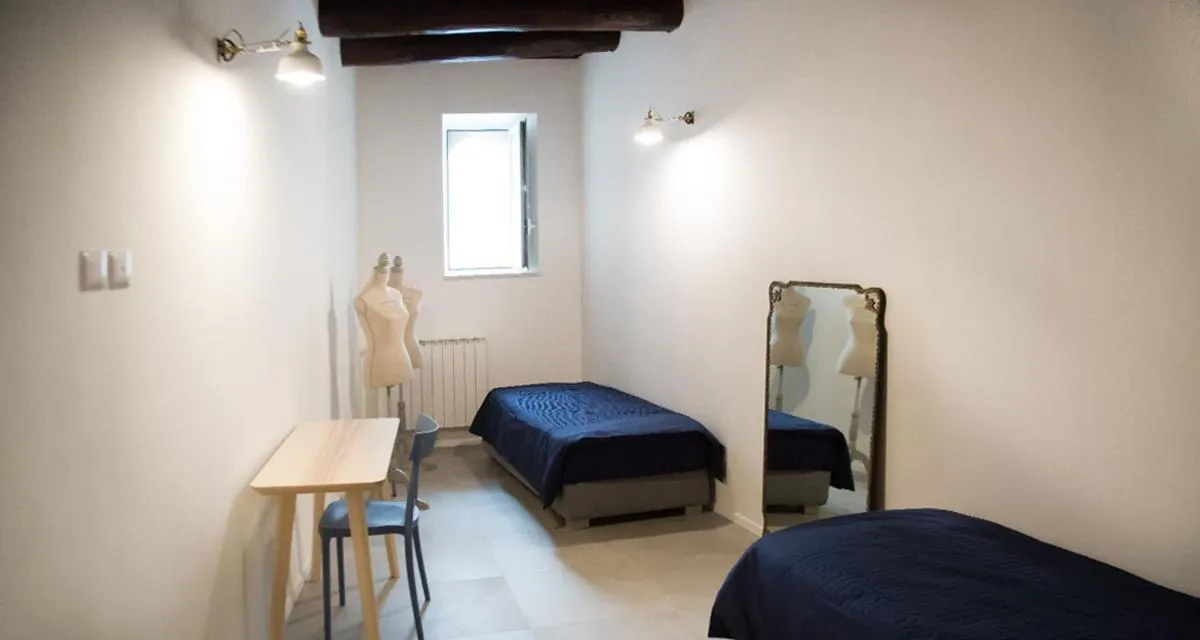 Photo of the whole room, Bed in Decumano 23