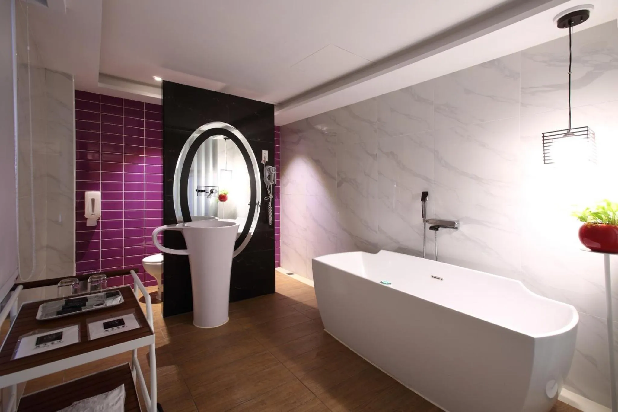 Bathroom in Long View Hotel