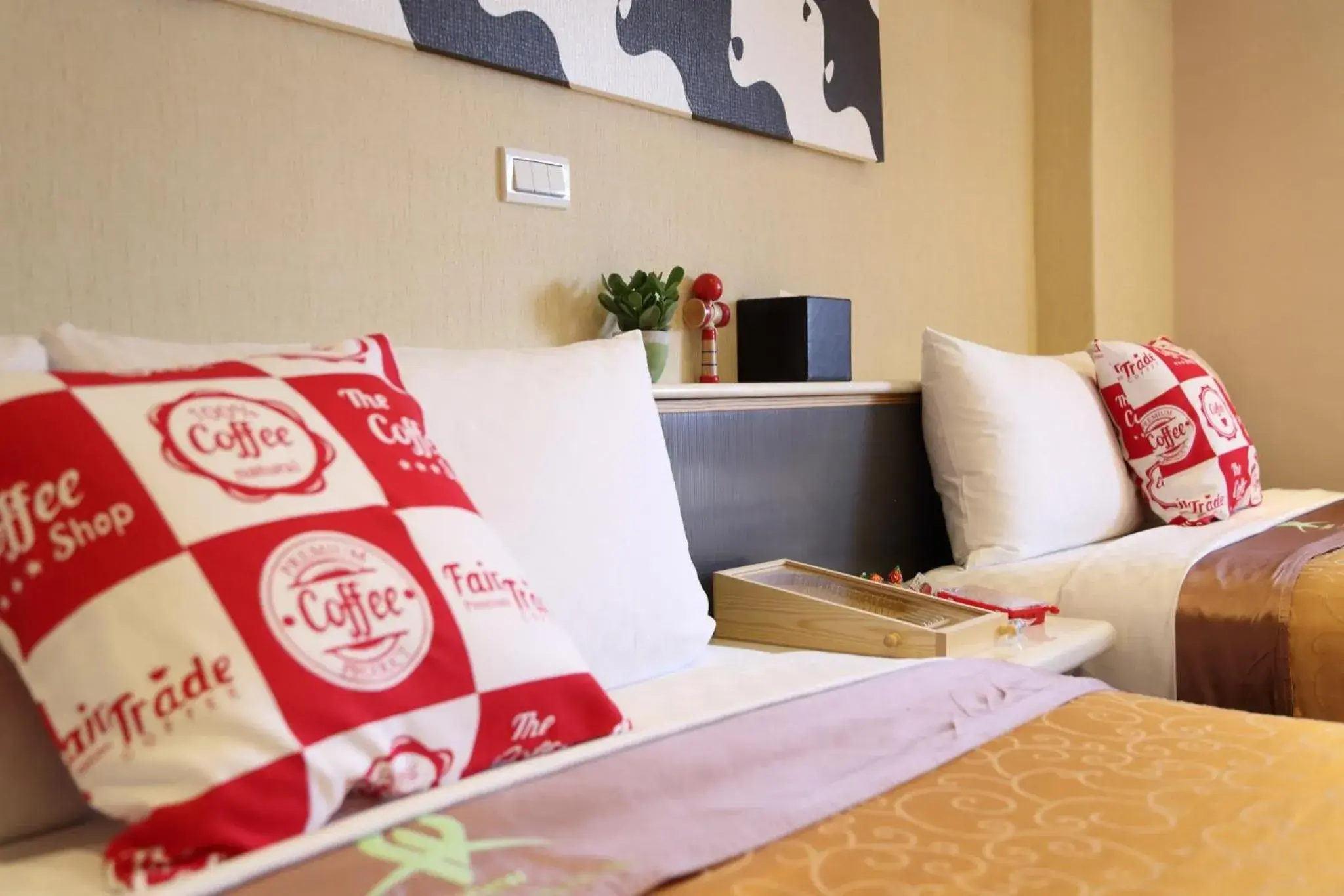 Bedroom, Bed in Long View Hotel Bedroom, Bed in Long View Hotel