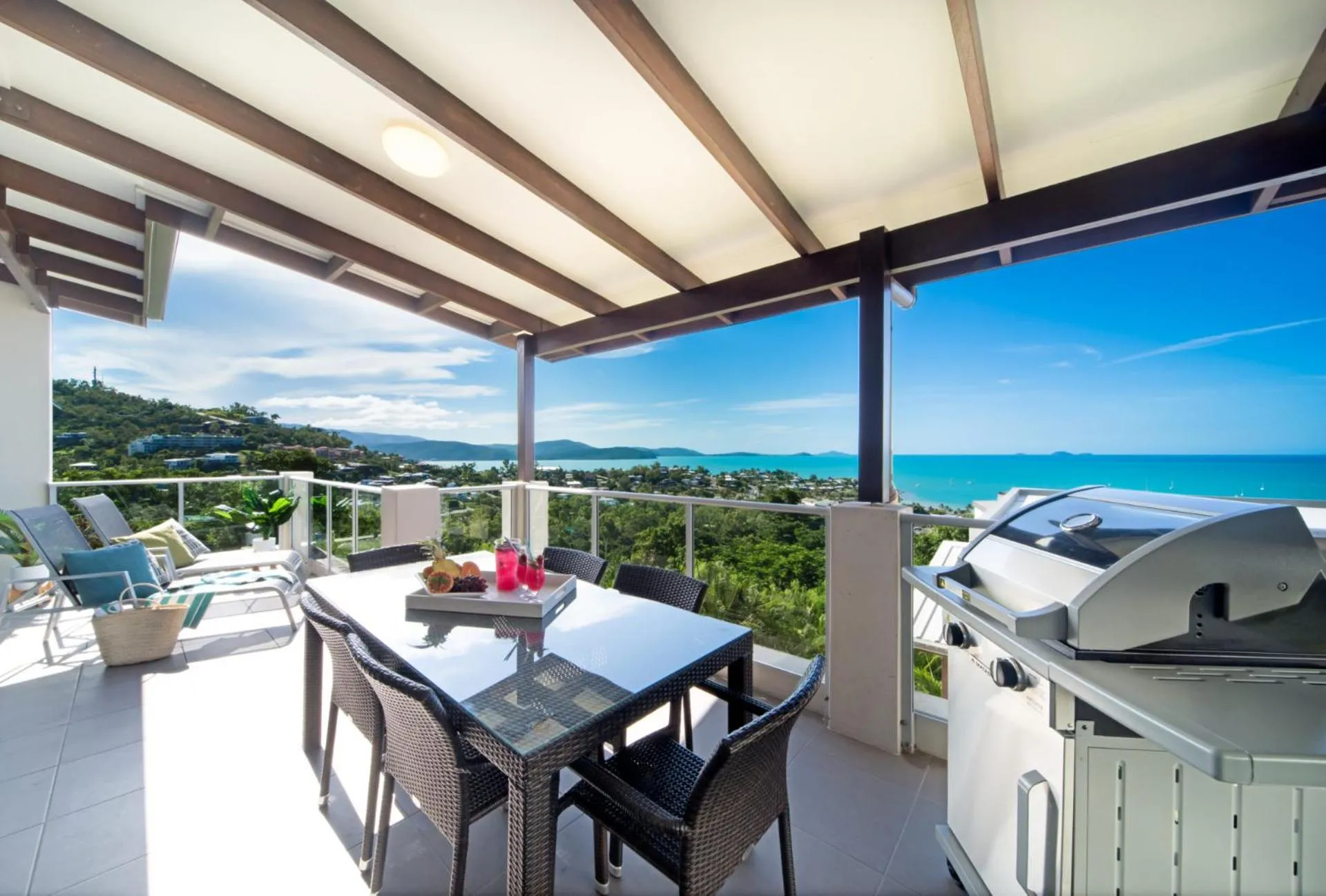 Oscar's View - Airlie Beach