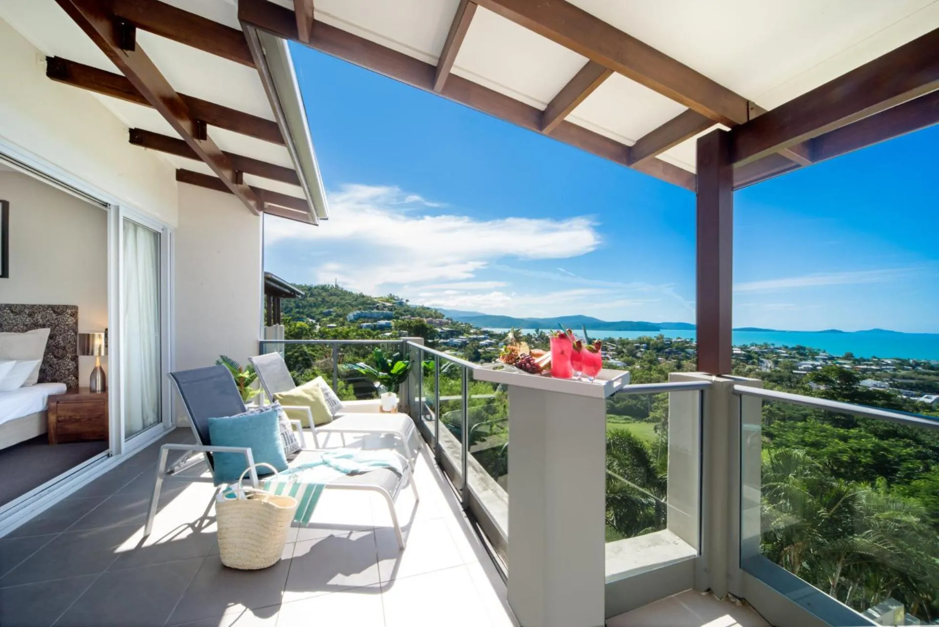 Oscar's View - Airlie Beach