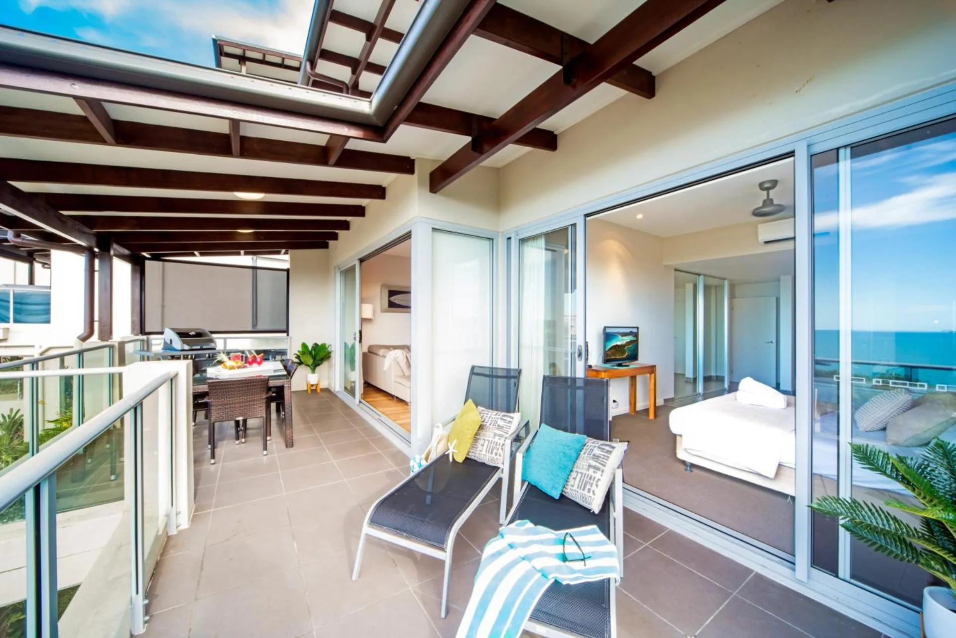 Oscar's View - Airlie Beach