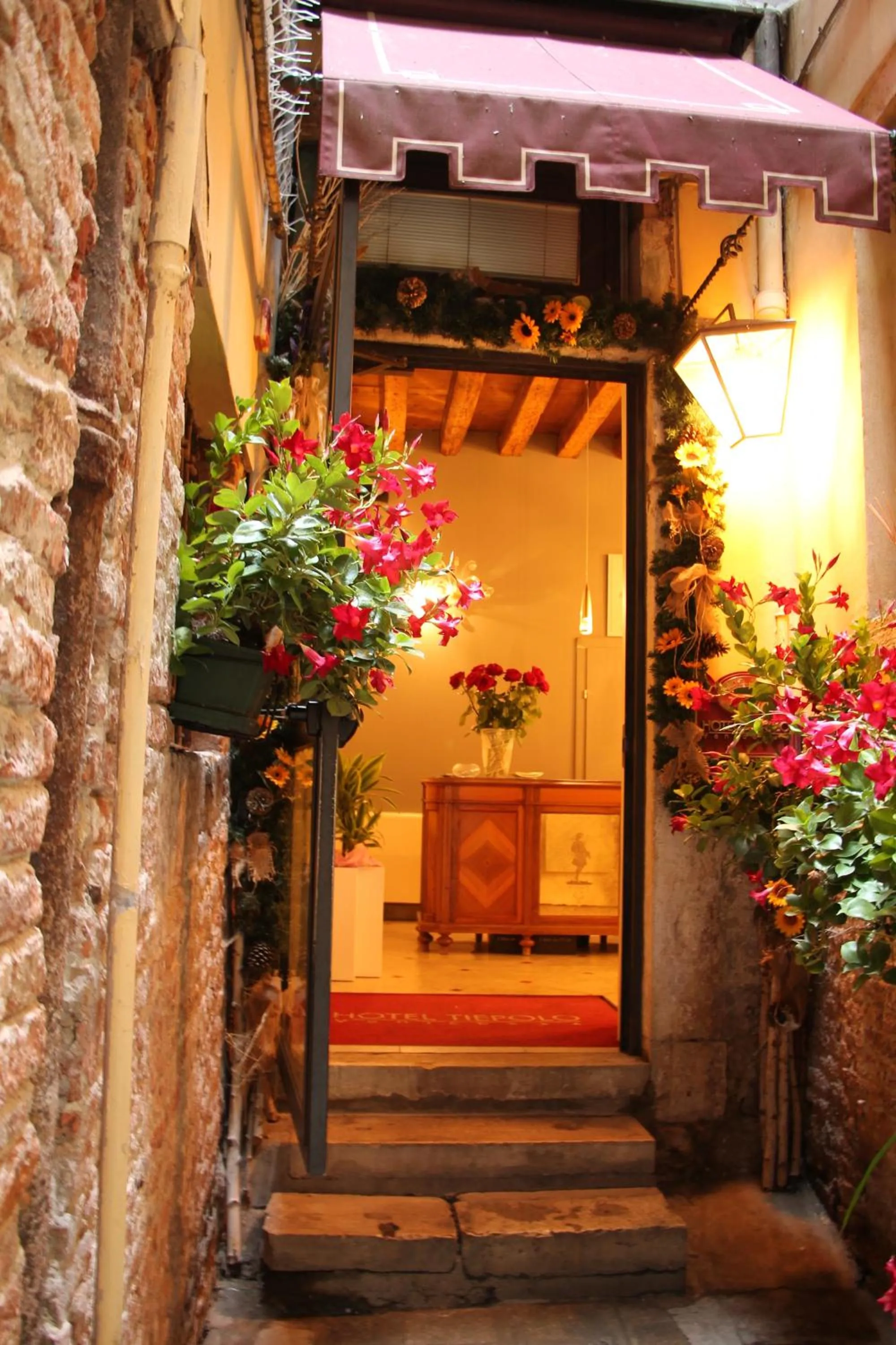 Facade/entrance in Albergo al Tiepolo