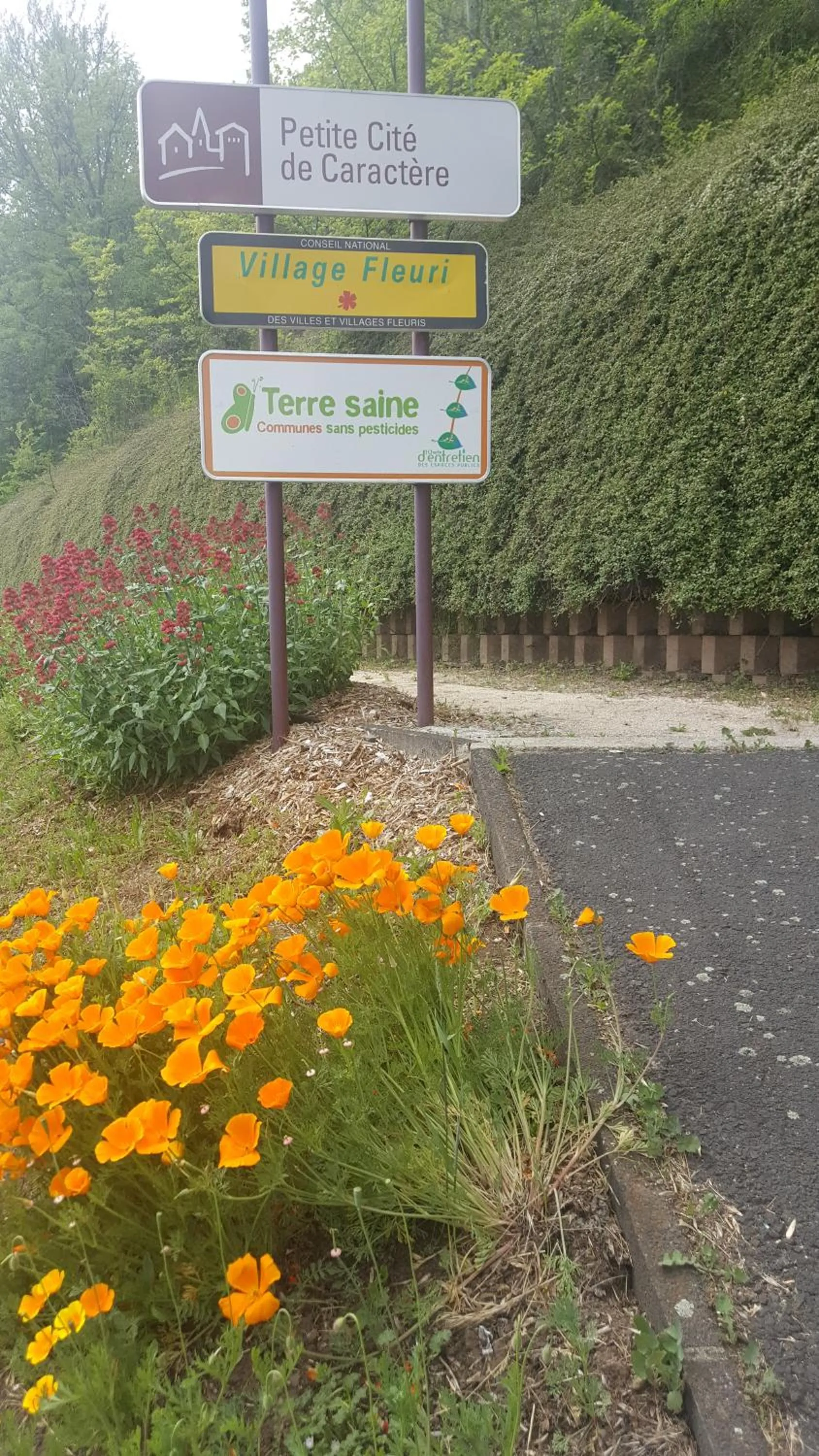 Logo/Certificate/Sign in Relais des castors