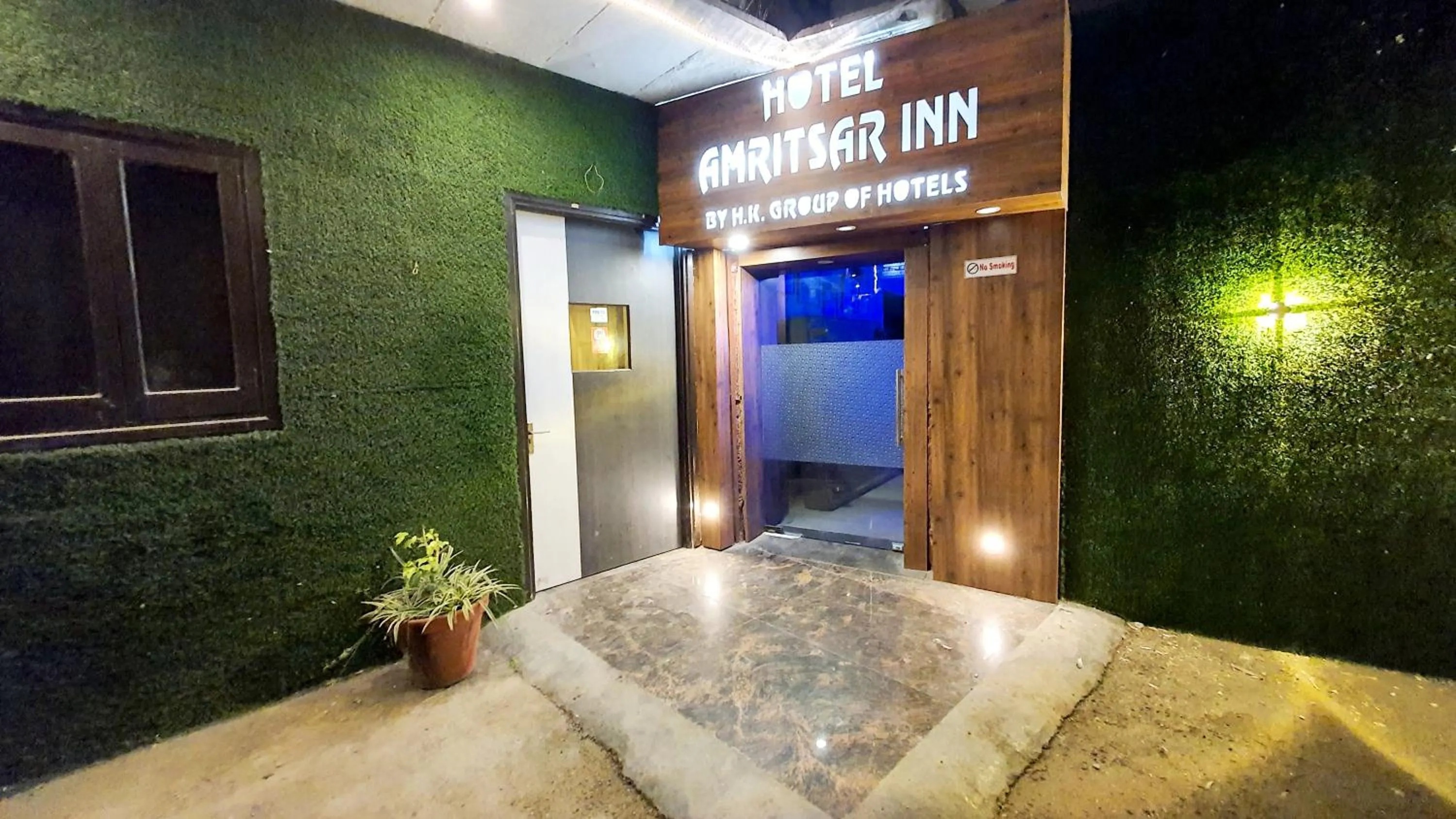 Property building in Hotel Amritsar Inn