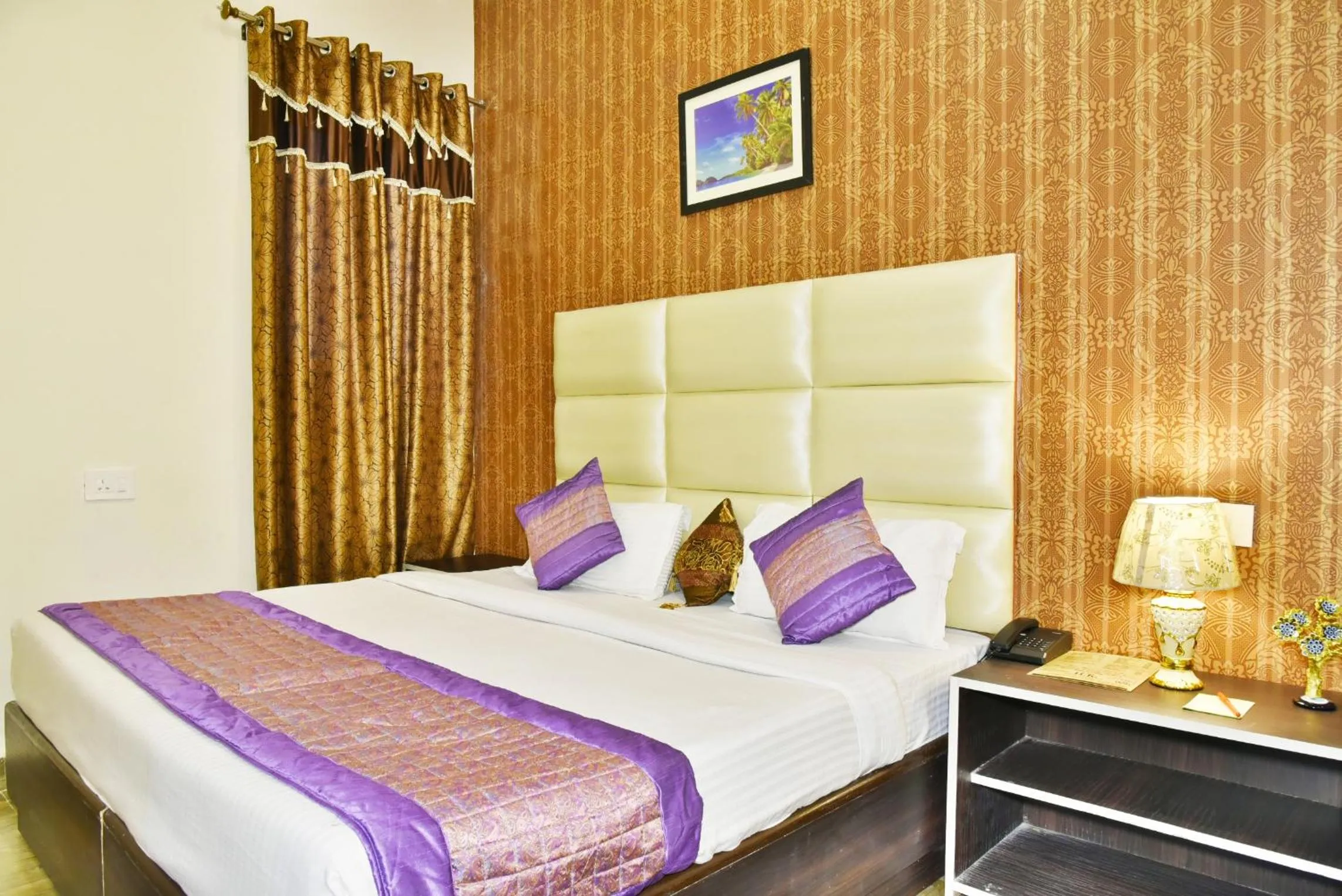 Bedroom, Bed in Hotel Amritsar Inn