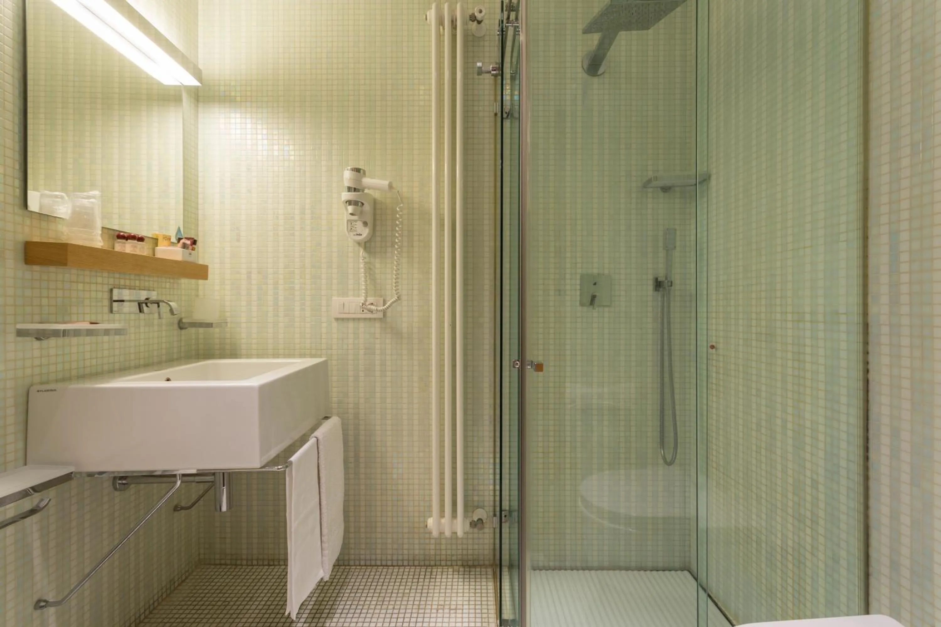 Shower in Hotel Novecento