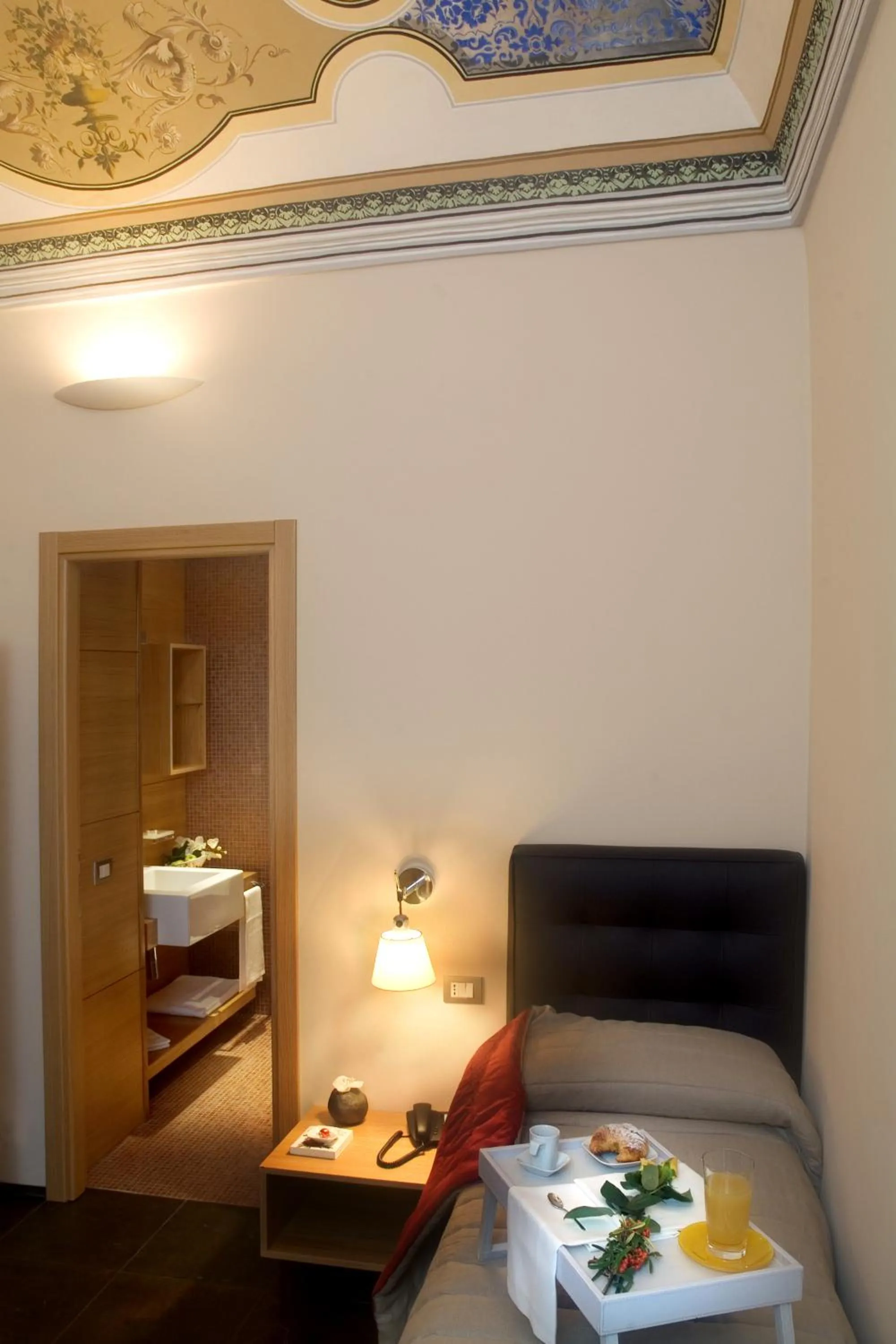 Bed in Hotel Novecento