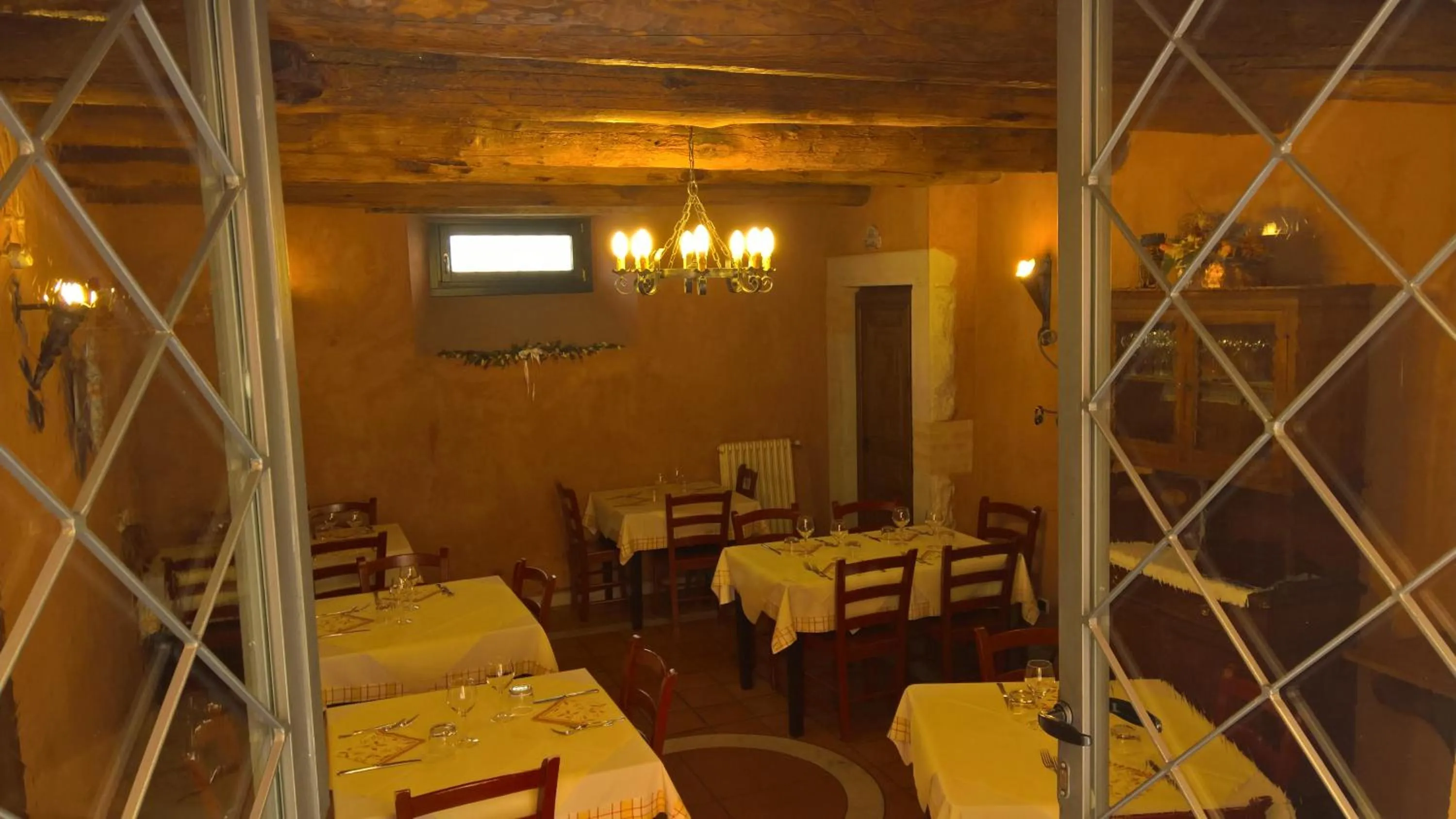 Restaurant/places to eat in Antichi Feudi Dimora D'Epoca