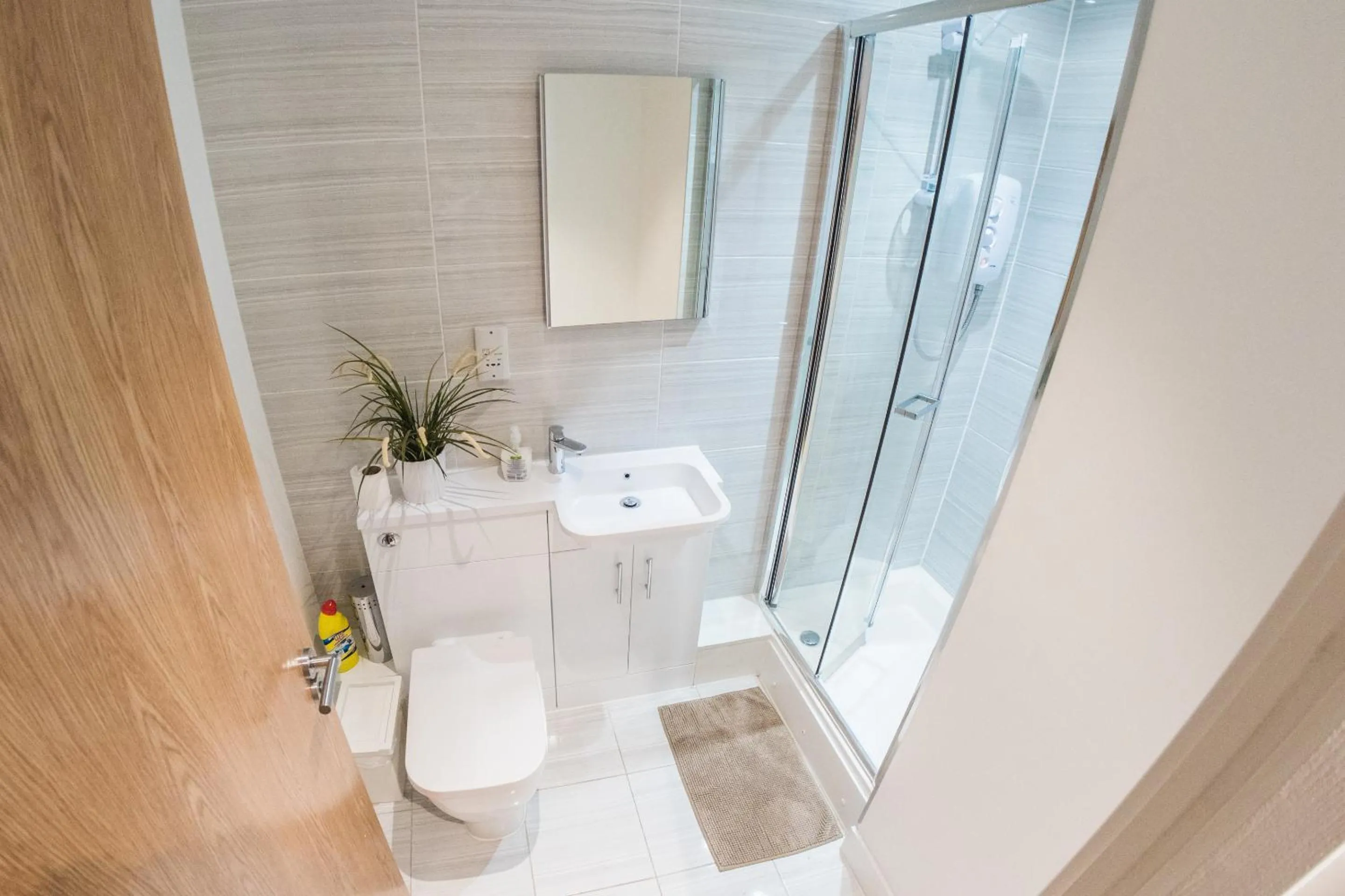 Bathroom in Ilford Tower Apartments