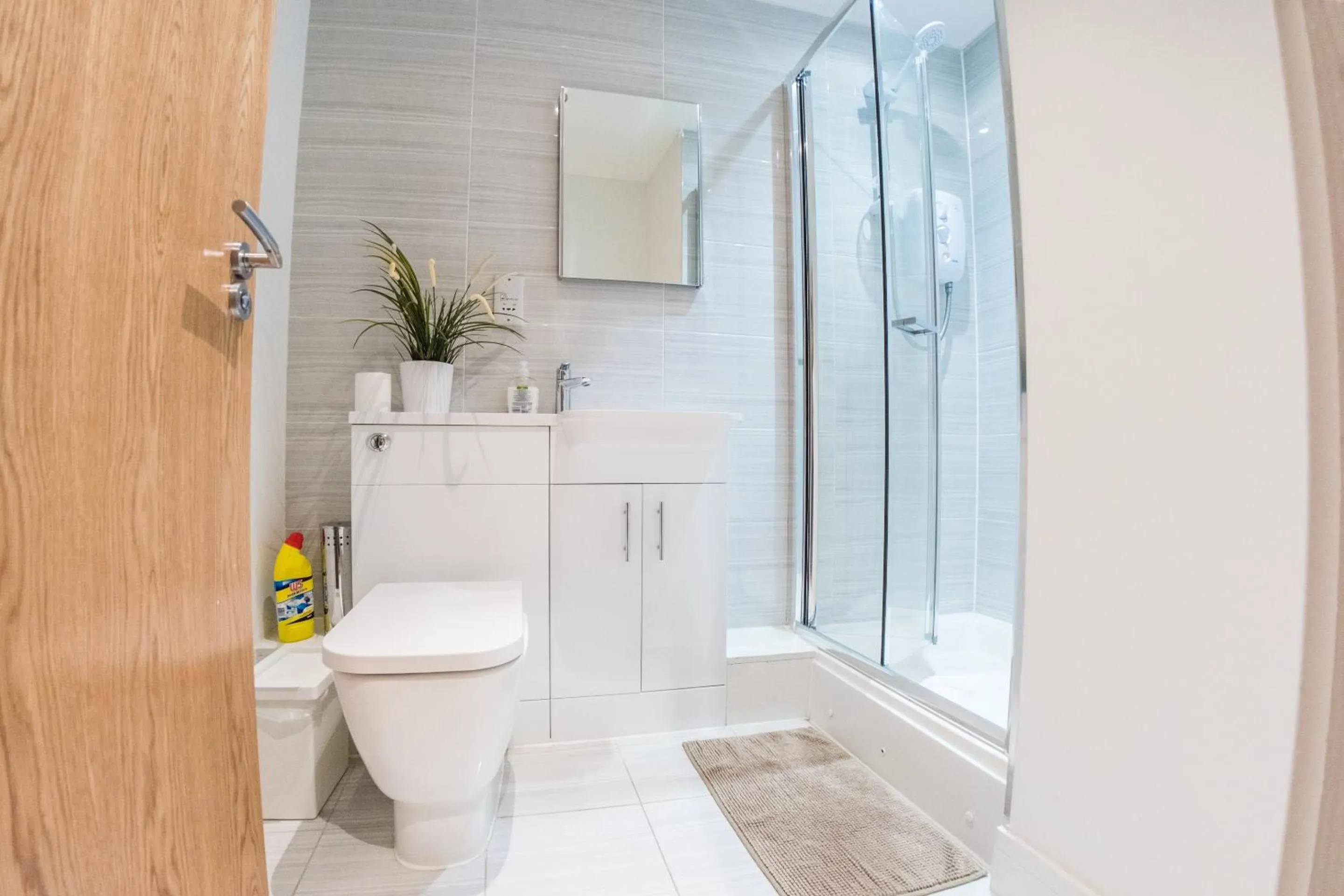 Bathroom in Ilford Tower Apartments
