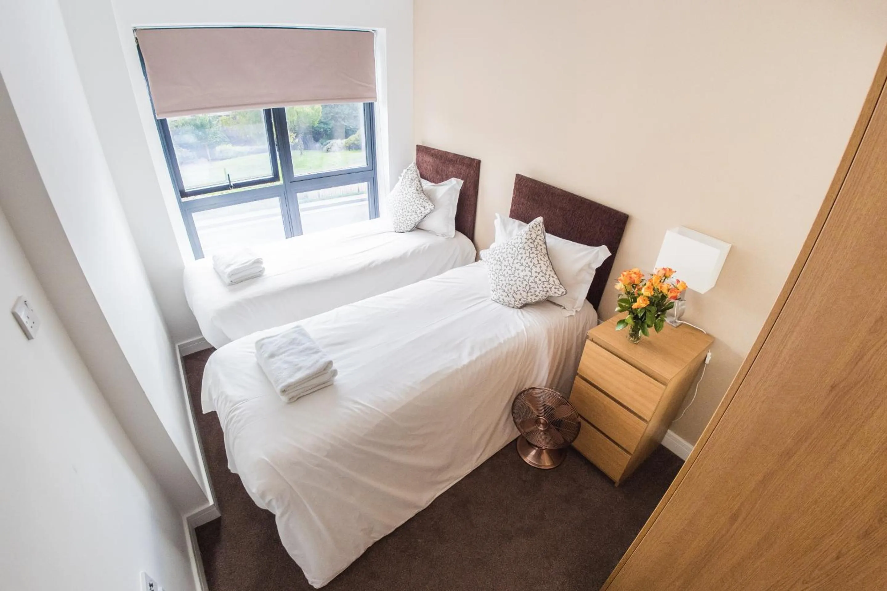 Bedroom, Bed in Ilford Tower Apartments