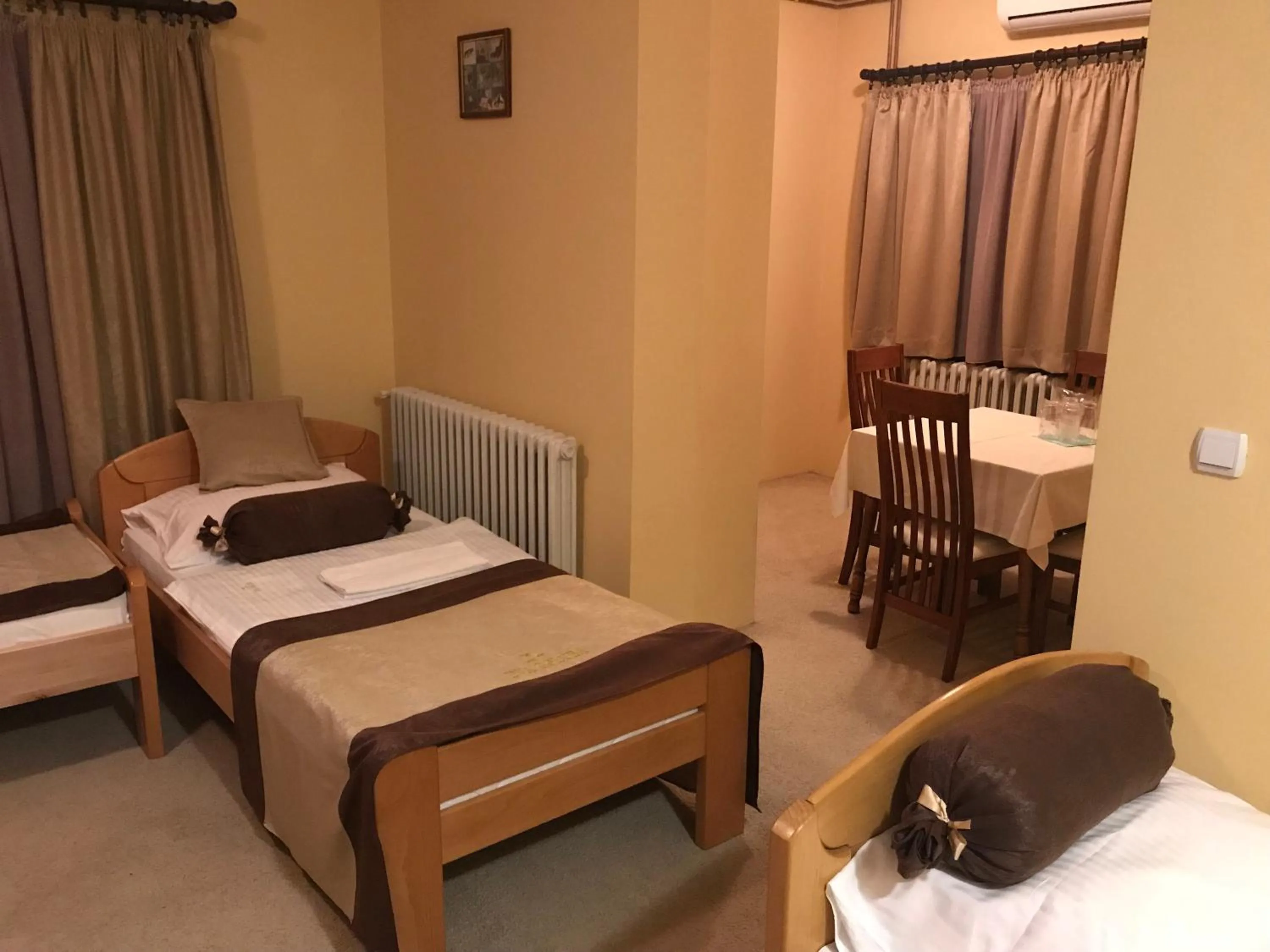 Bed in Hotel Dva Goluba