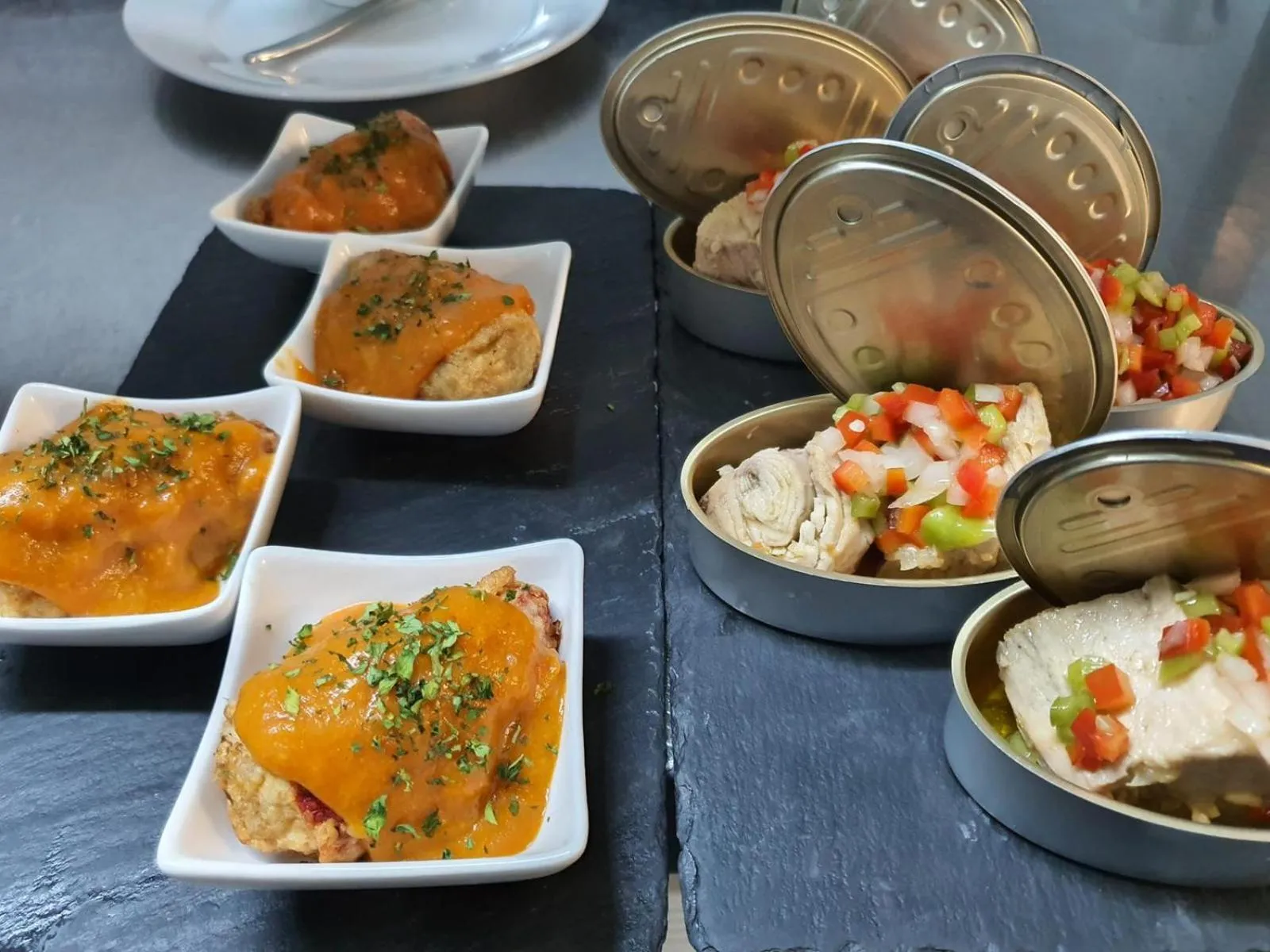 Restaurant/places to eat in Poshtel Bilbao - Premium Hostel