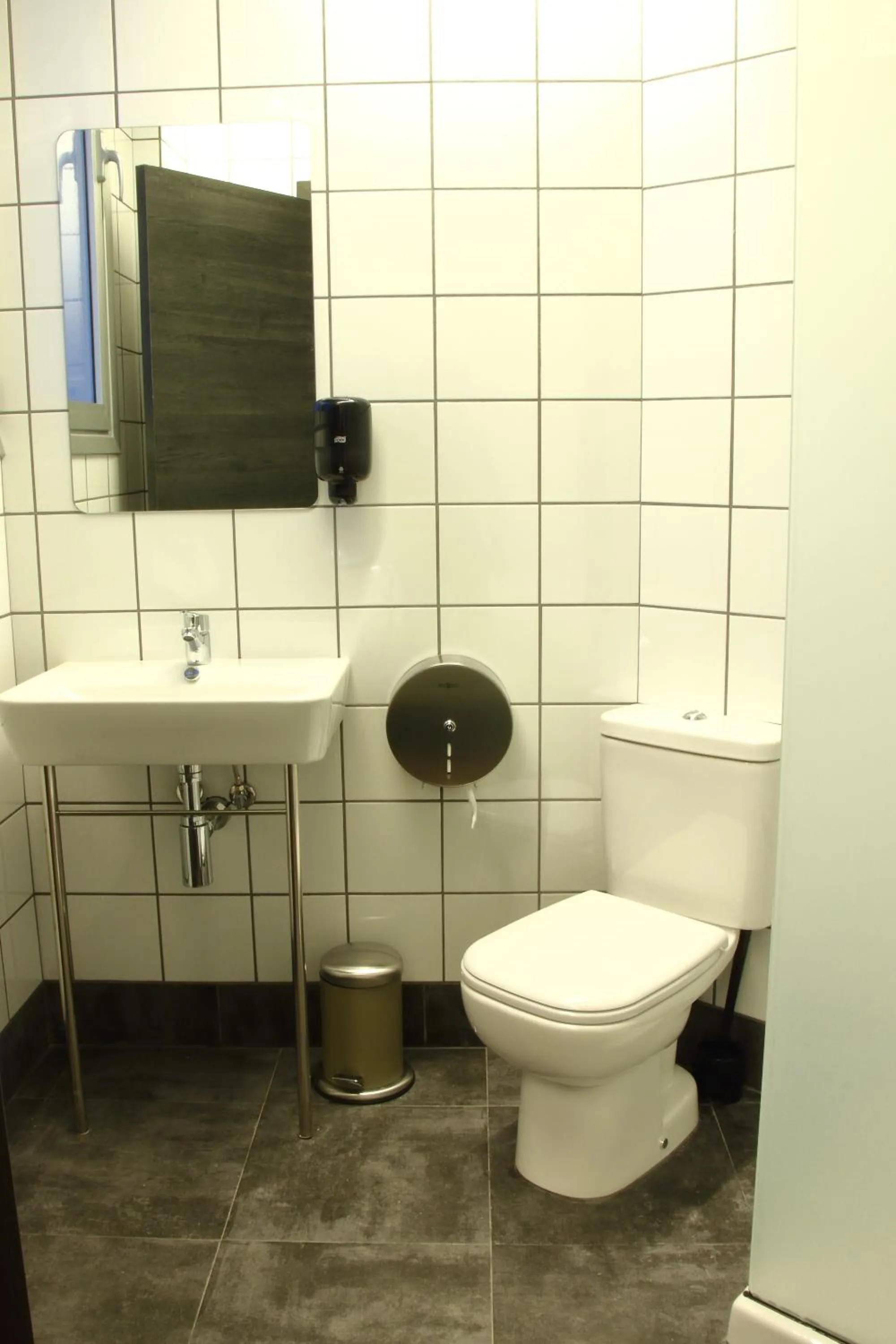 Bathroom in Poshtel Bilbao - Premium Hostel