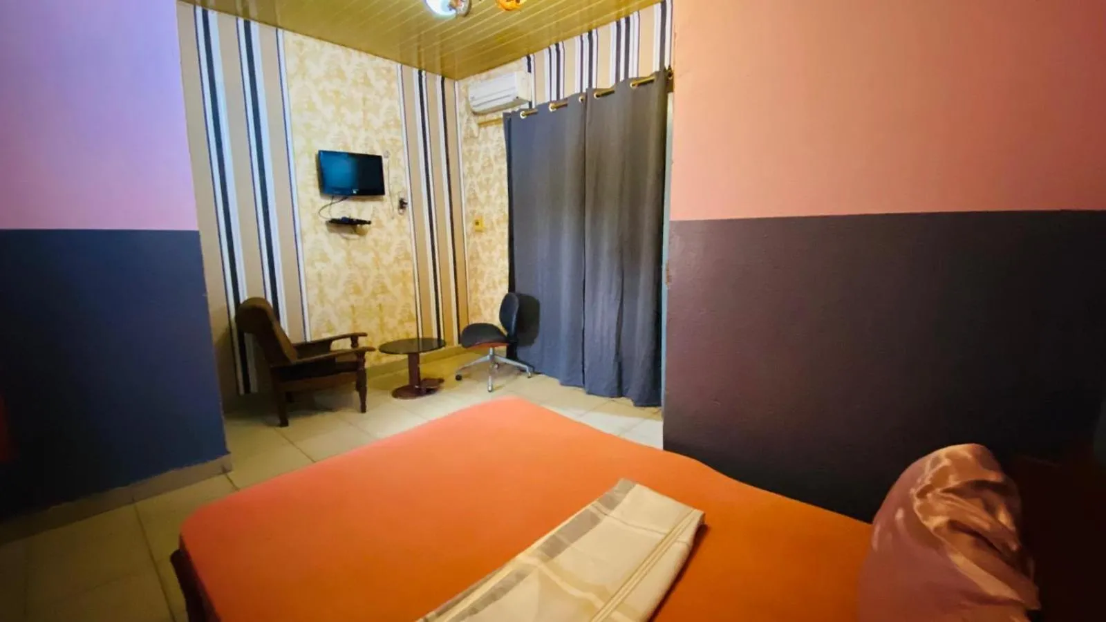 Bed in Flat Hôtel Alpha