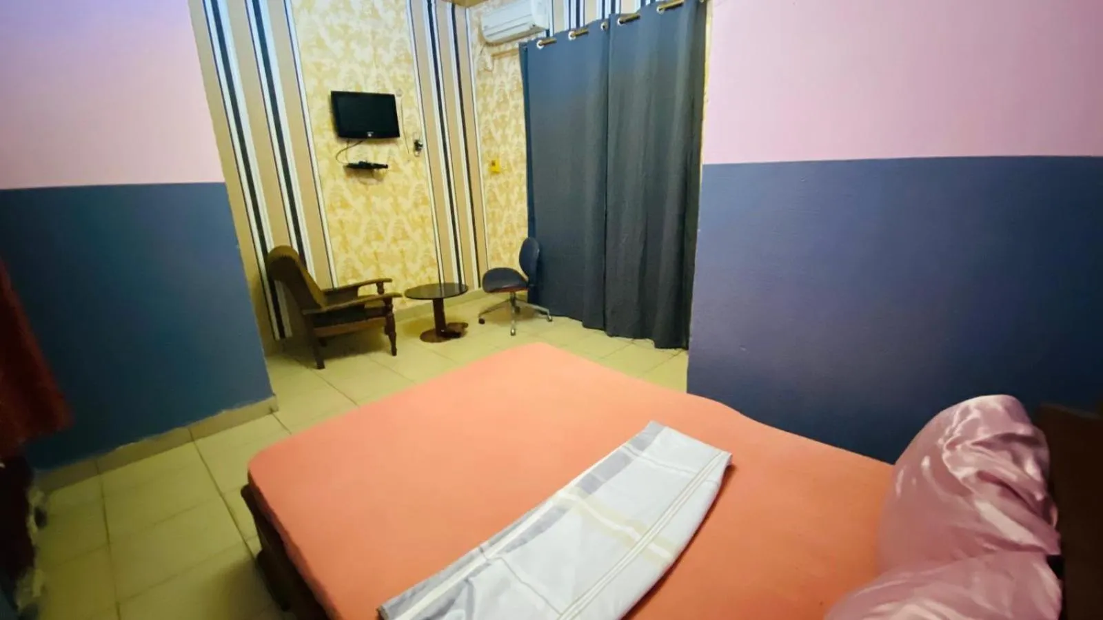 Bed in Flat Hôtel Alpha