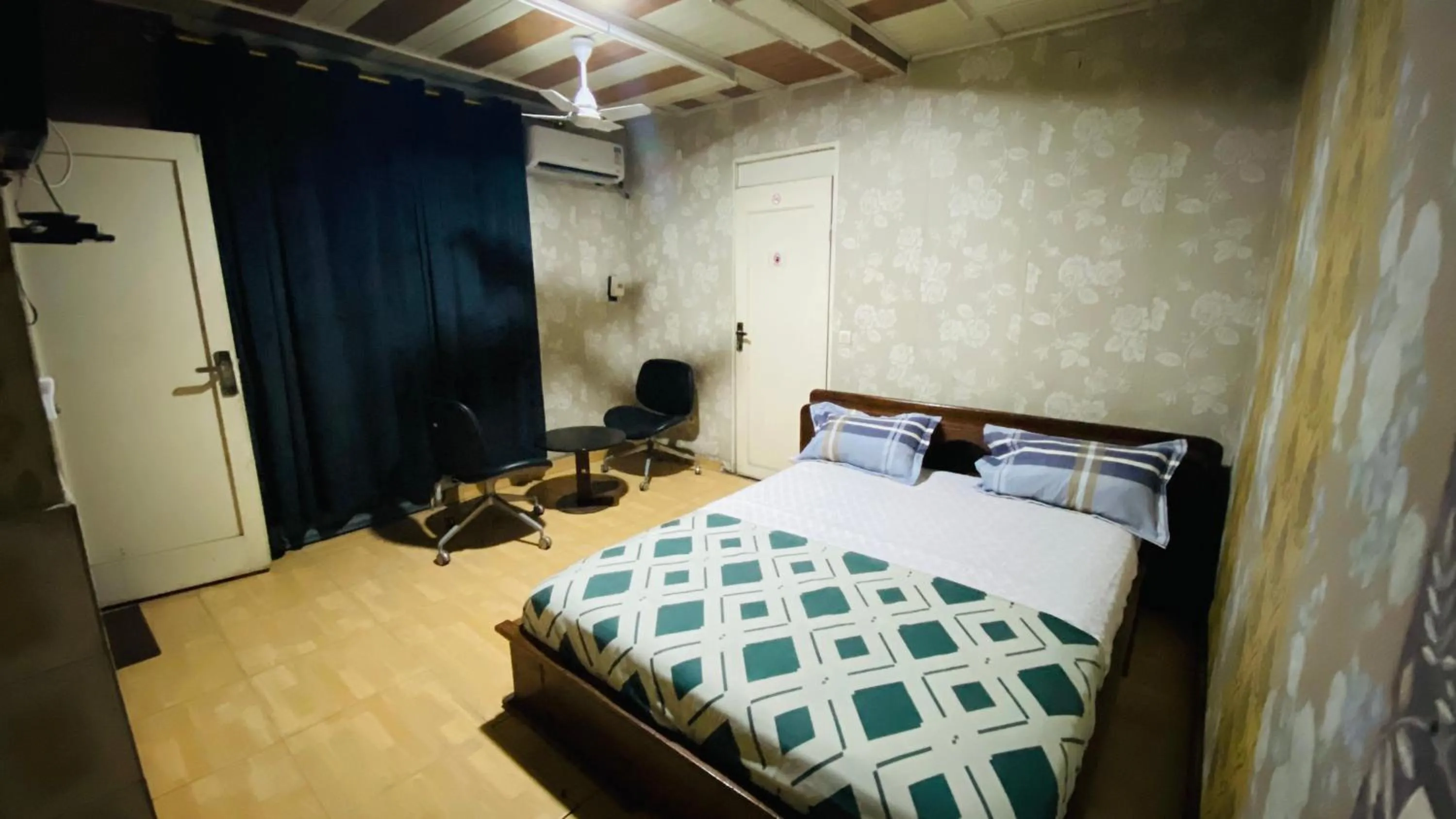 Bed in Flat Hôtel Alpha