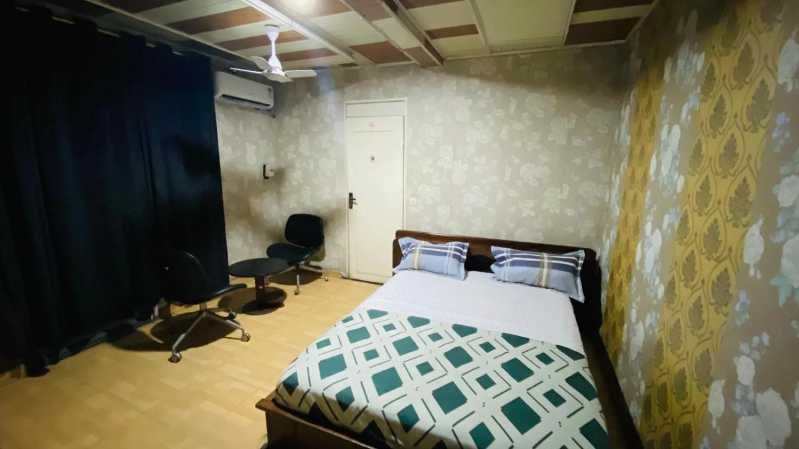 Bed in Flat Hôtel Alpha