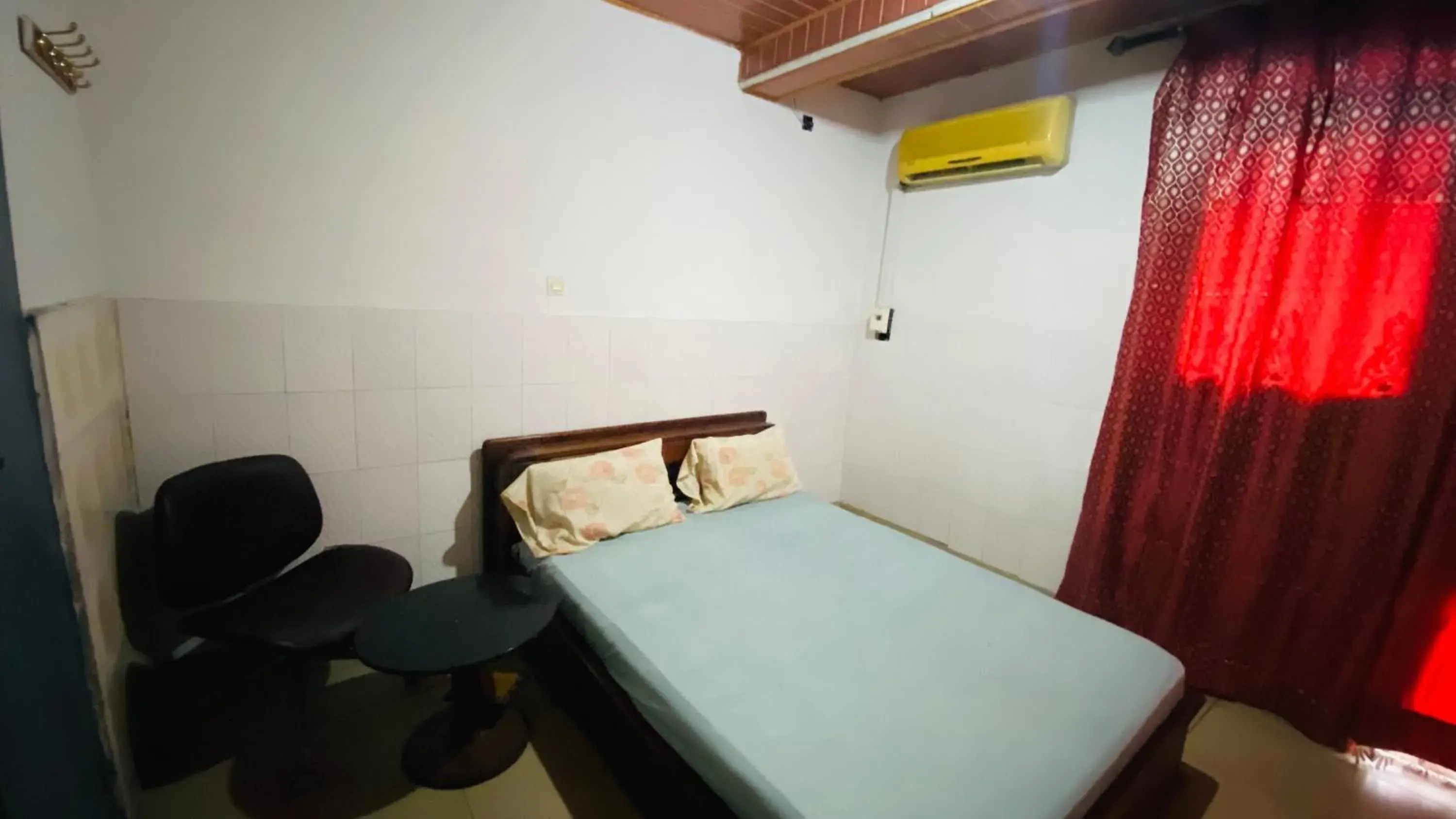 King Room with Balcony in Flat Hôtel Alpha King Room with Balcony in Flat Hôtel Alpha