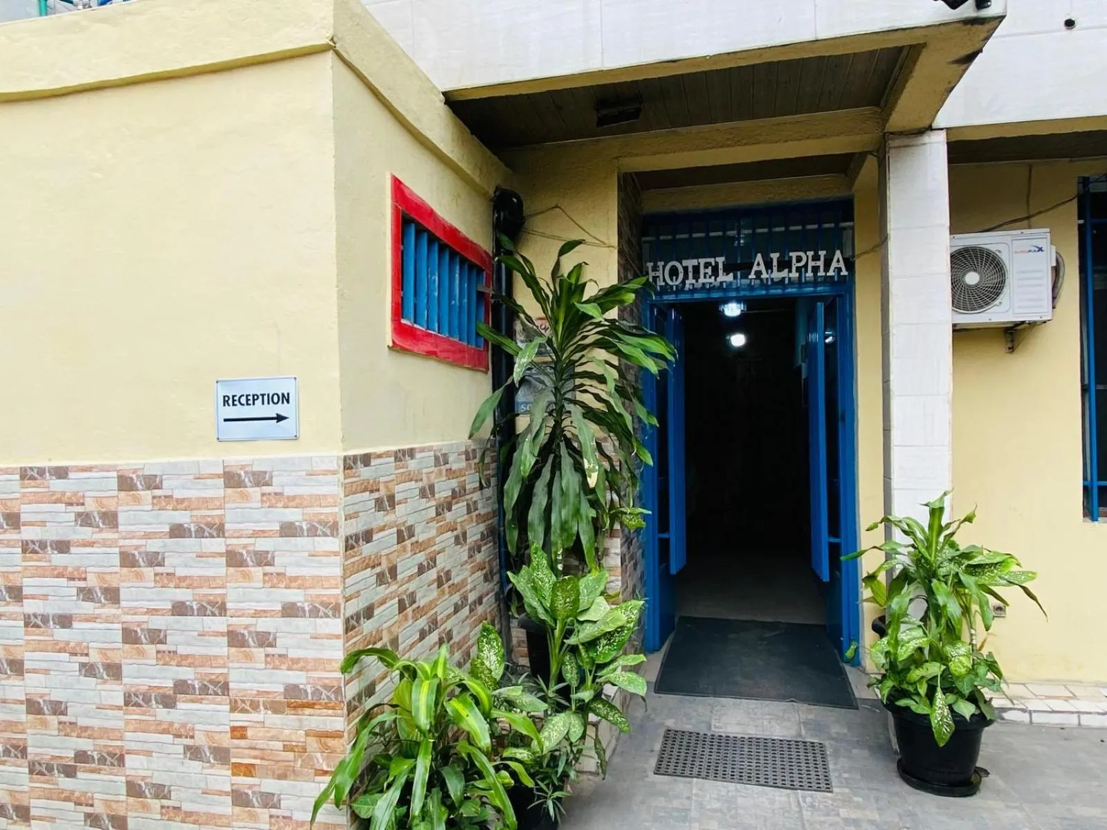 Facade/entrance in Flat Hôtel Alpha