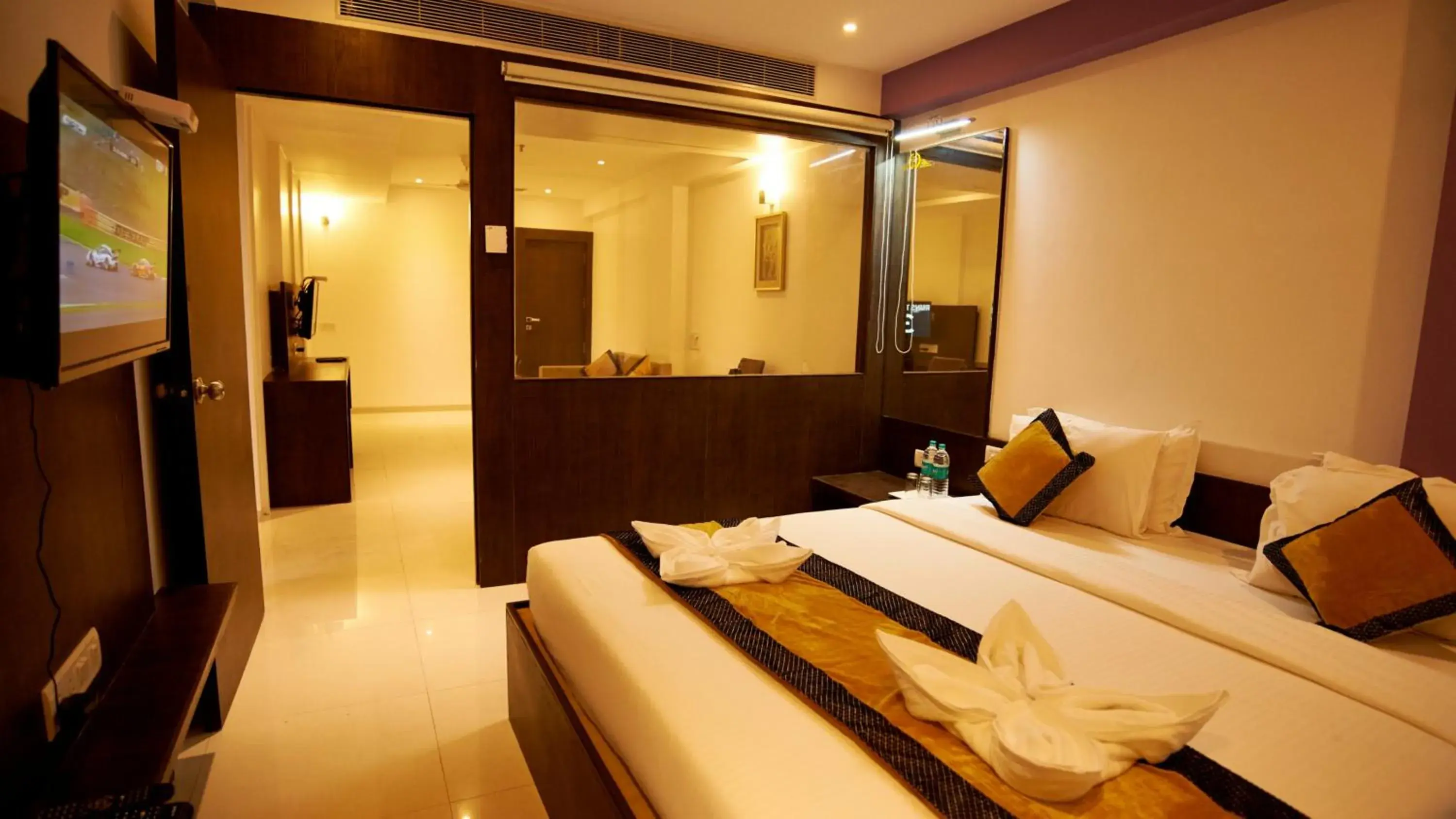 Living room, Bed in Hotel Golden View Living room, Bed in Hotel Golden View