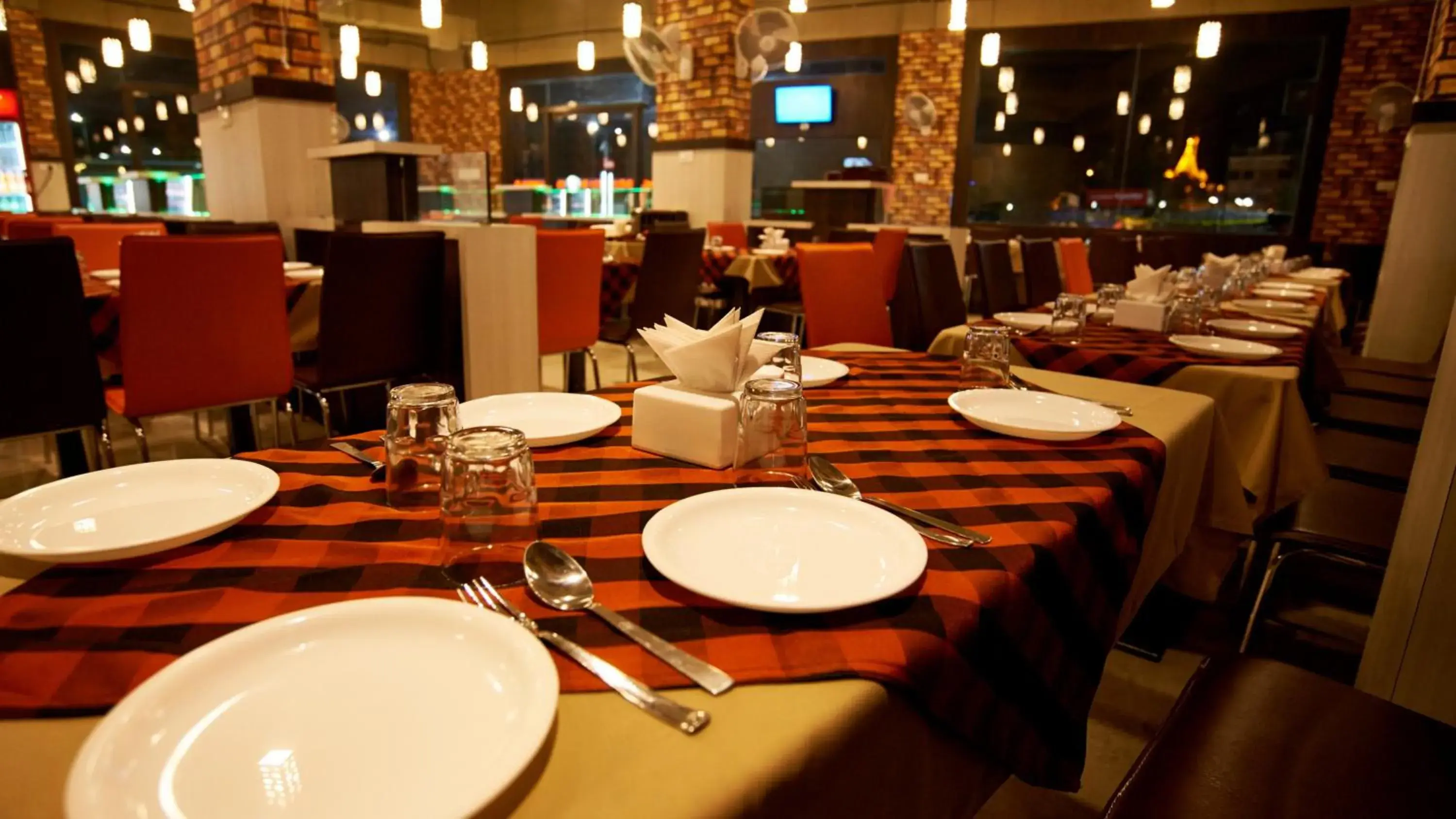 Restaurant/places to eat in Hotel Golden View Restaurant/places to eat in Hotel Golden View