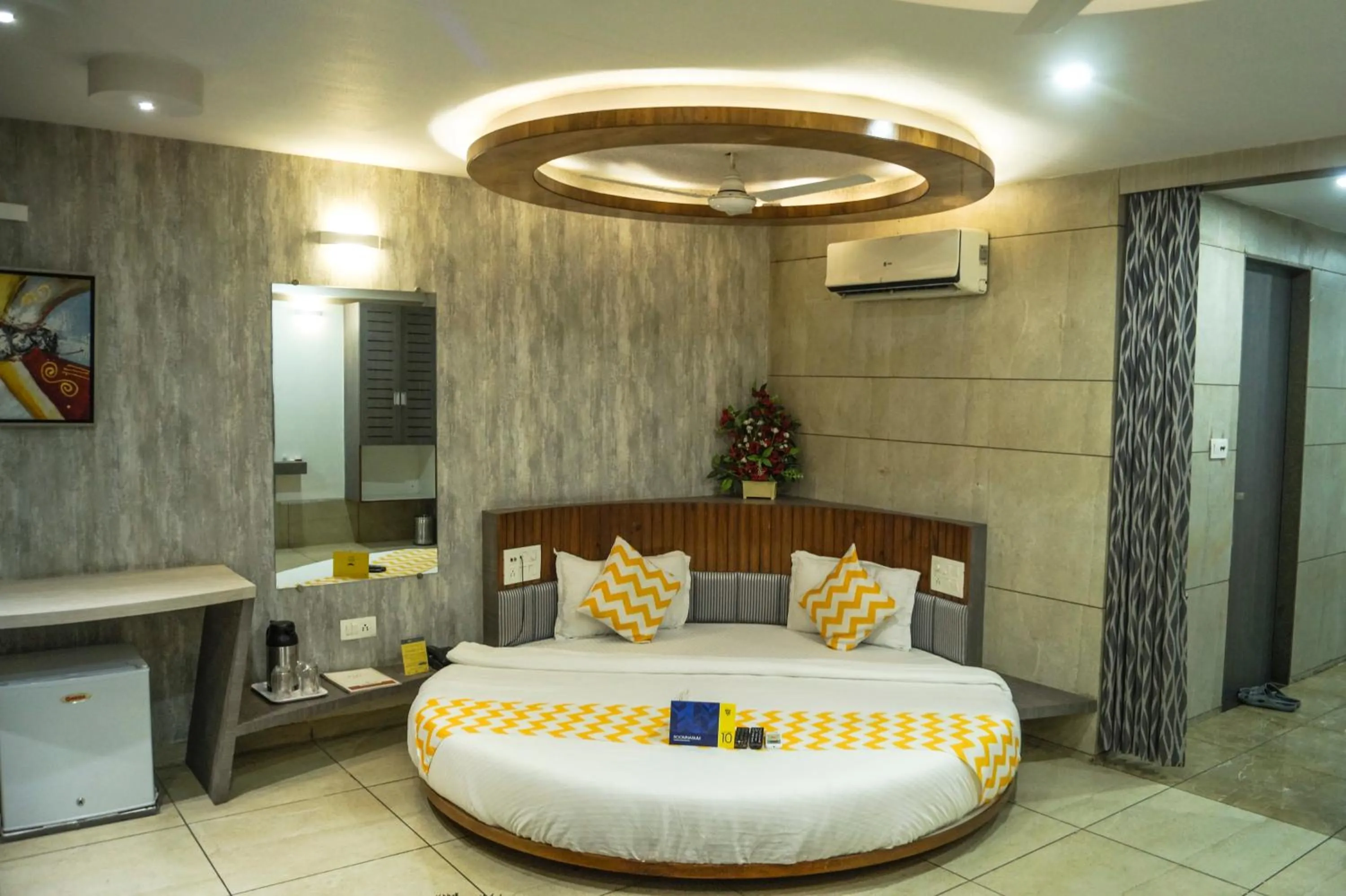 TV and multimedia in Hotel Darshan SP Ring Road