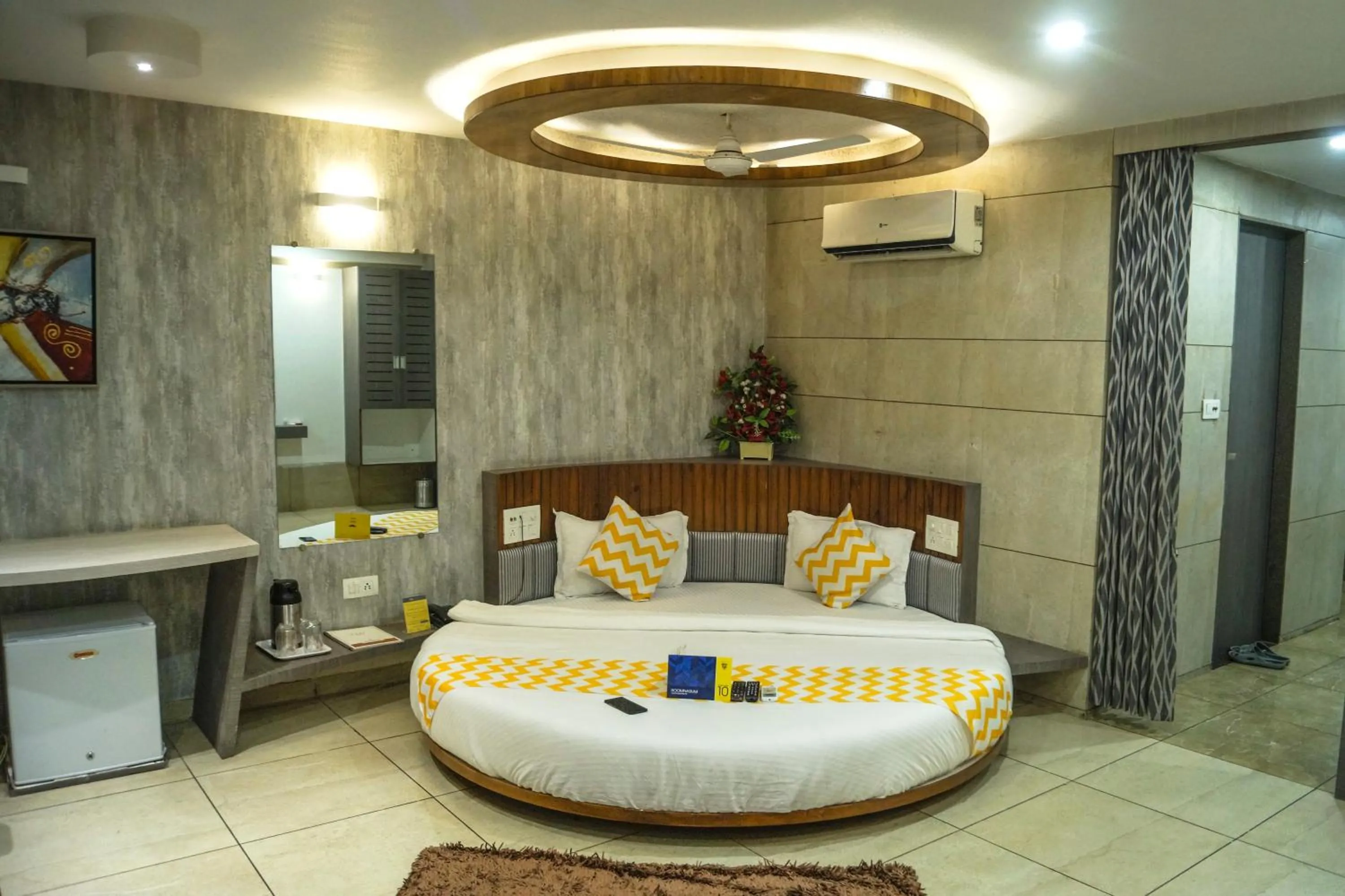 TV and multimedia in Hotel Darshan SP Ring Road