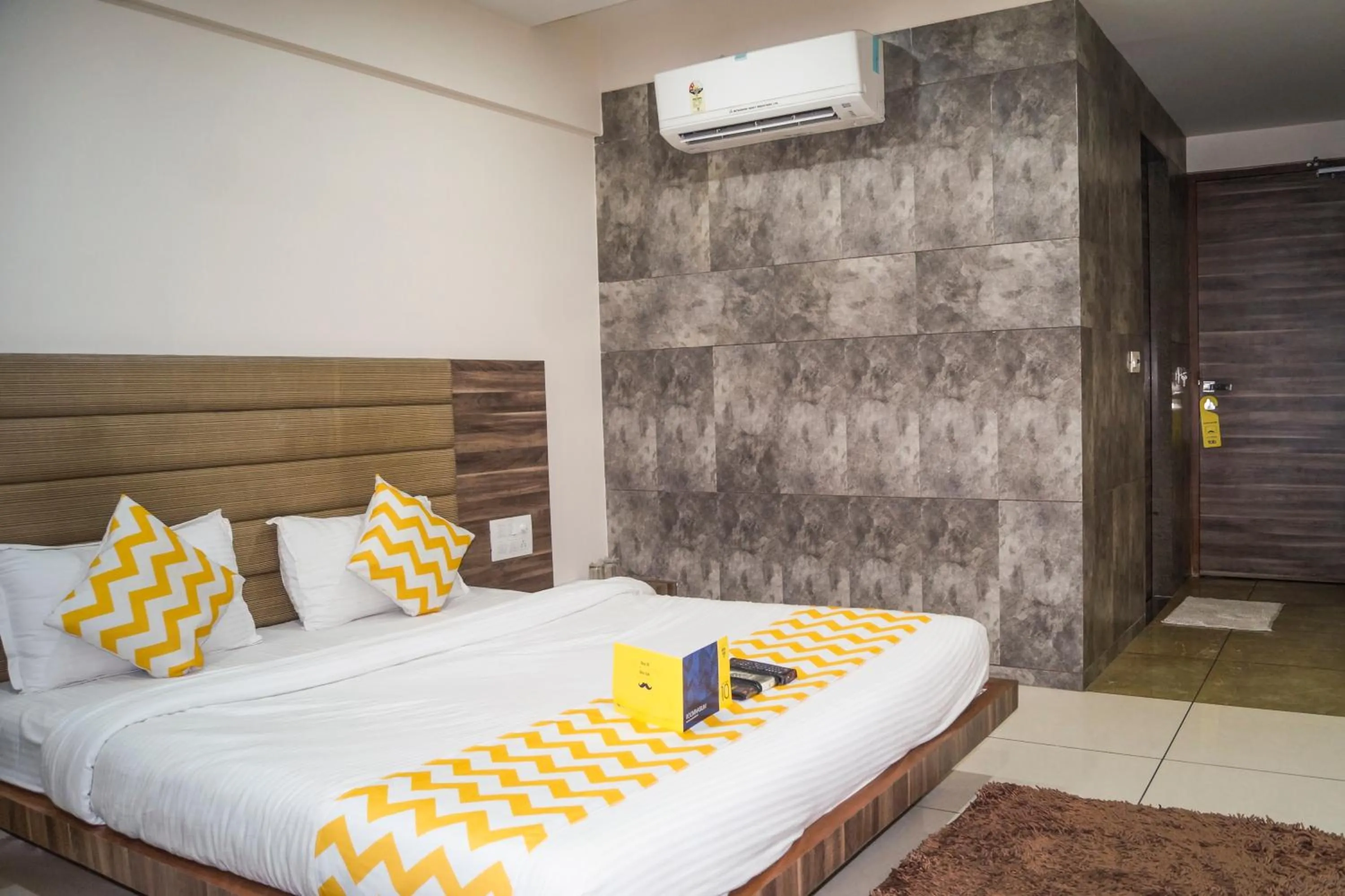 TV and multimedia in Hotel Darshan SP Ring Road