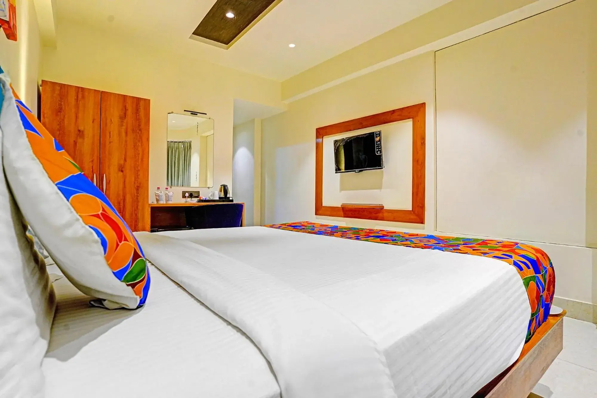 Bed in FabHotel Siddharth Inn - Nr Siddharth Bunglows Bed in FabHotel Siddharth Inn - Nr Siddharth Bunglows