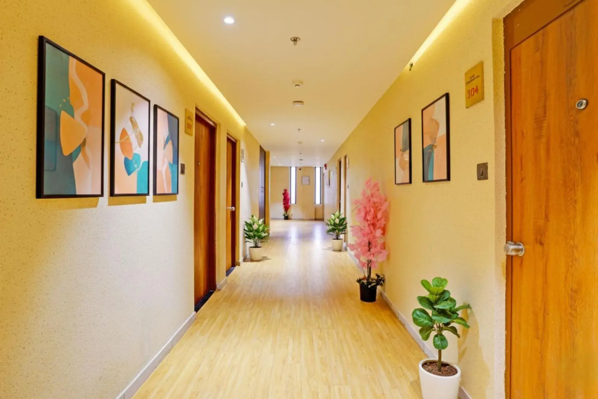 Lobby or reception in FabHotel Siddharth Inn - Nr Siddharth Bunglows Lobby or reception in FabHotel Siddharth Inn - Nr Siddharth Bunglows