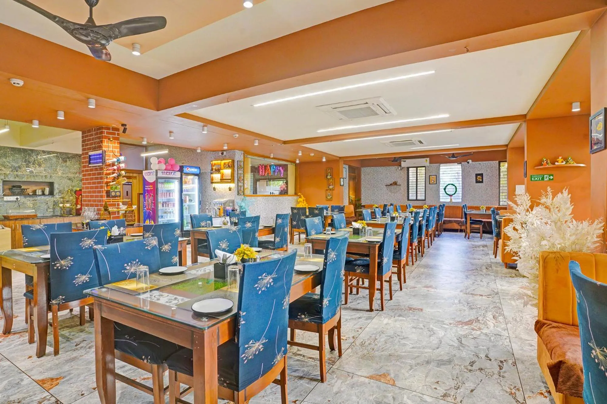 Restaurant/places to eat in FabHotel Siddharth Inn - Nr Siddharth Bunglows