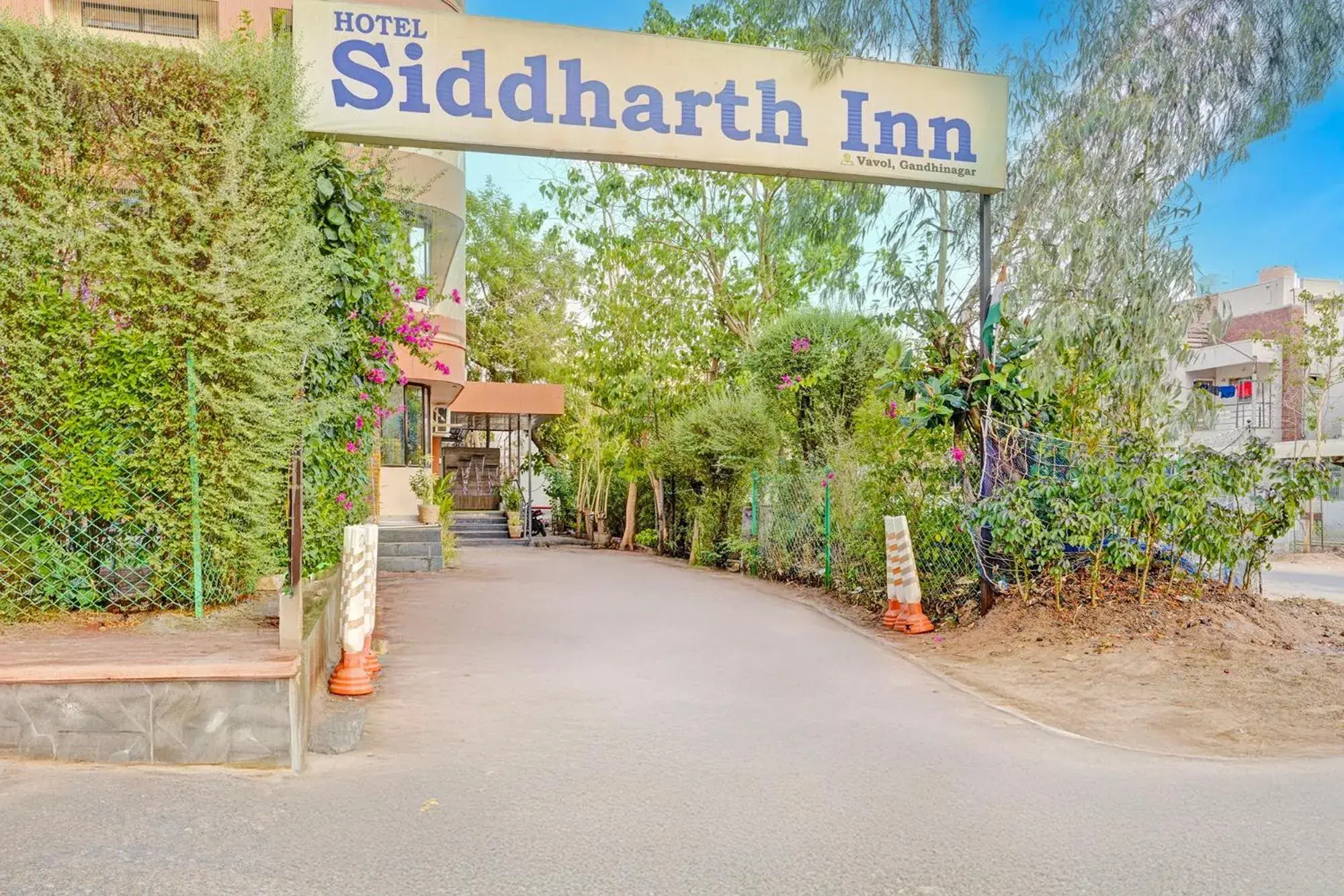 Facade/entrance in FabHotel Siddharth Inn - Nr Siddharth Bunglows Facade/entrance in FabHotel Siddharth Inn - Nr Siddharth Bunglows