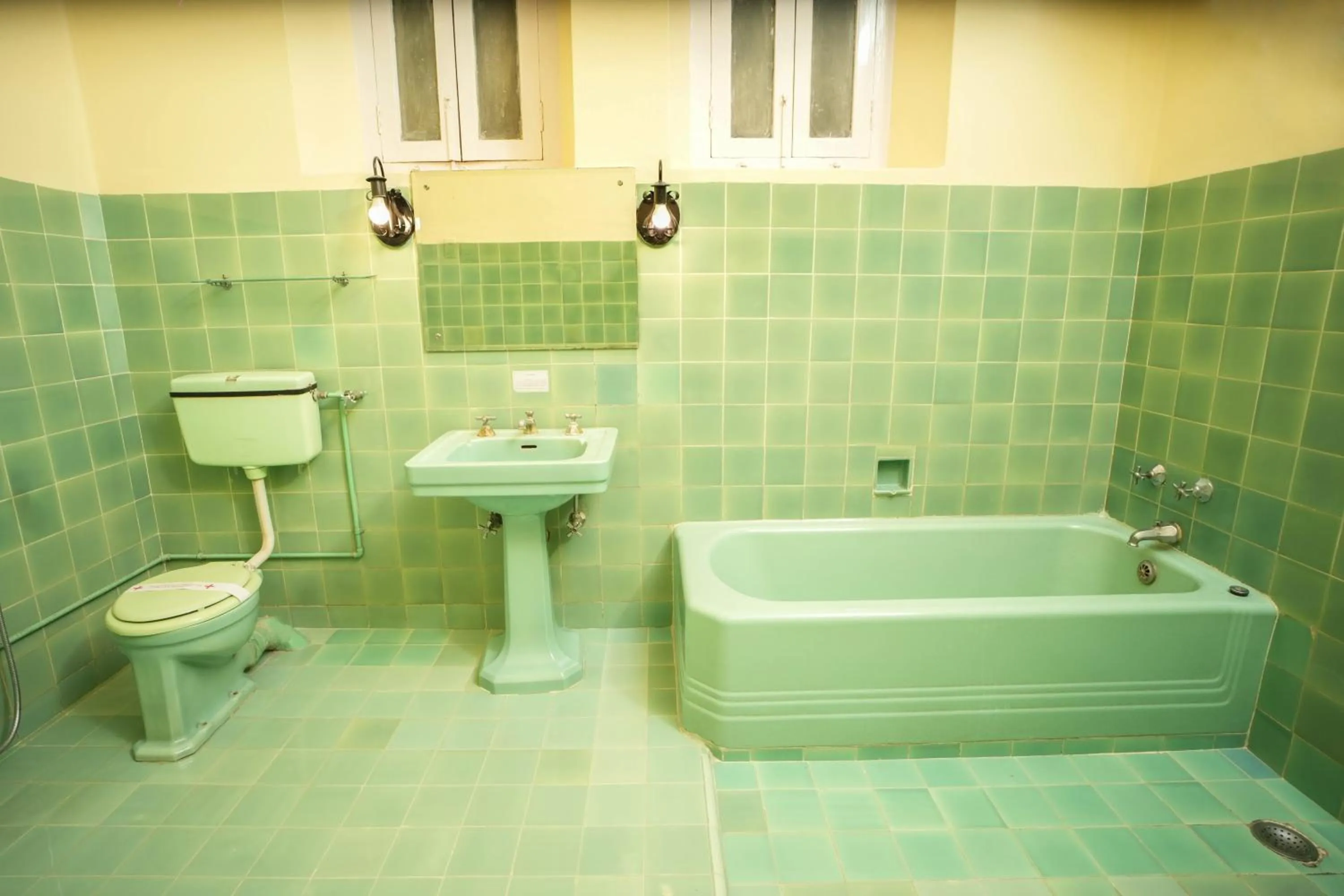 Toilet in Nilambag Palace Hotel