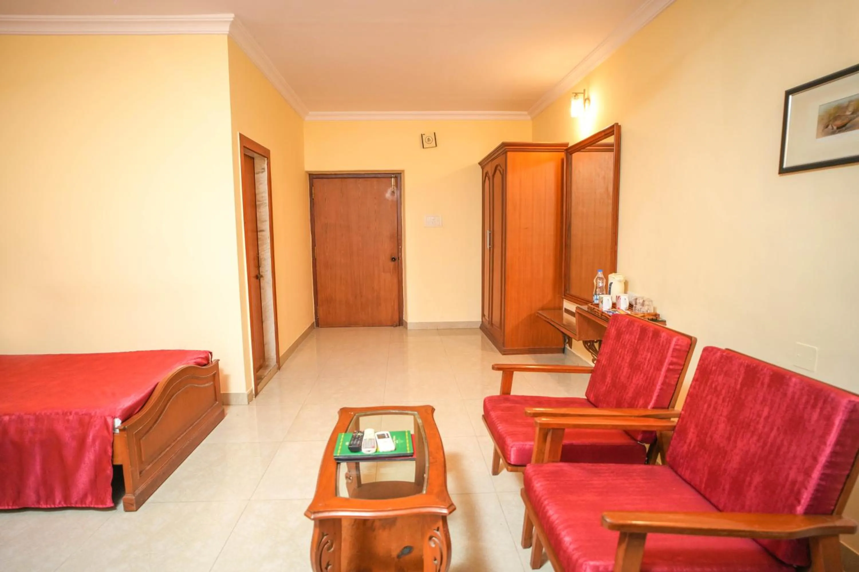 Bed in Nilambag Palace Hotel