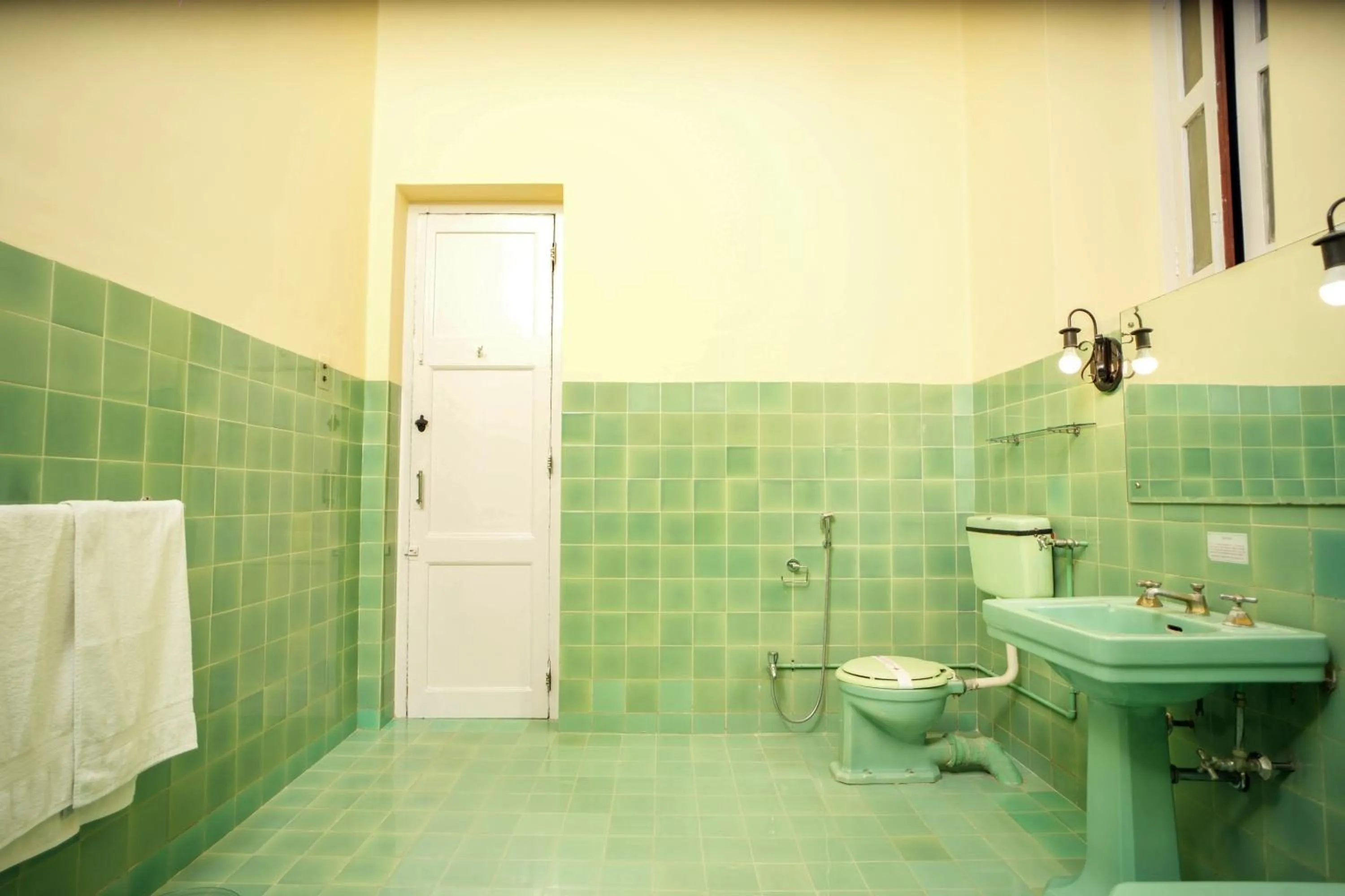 Toilet in Nilambag Palace Hotel