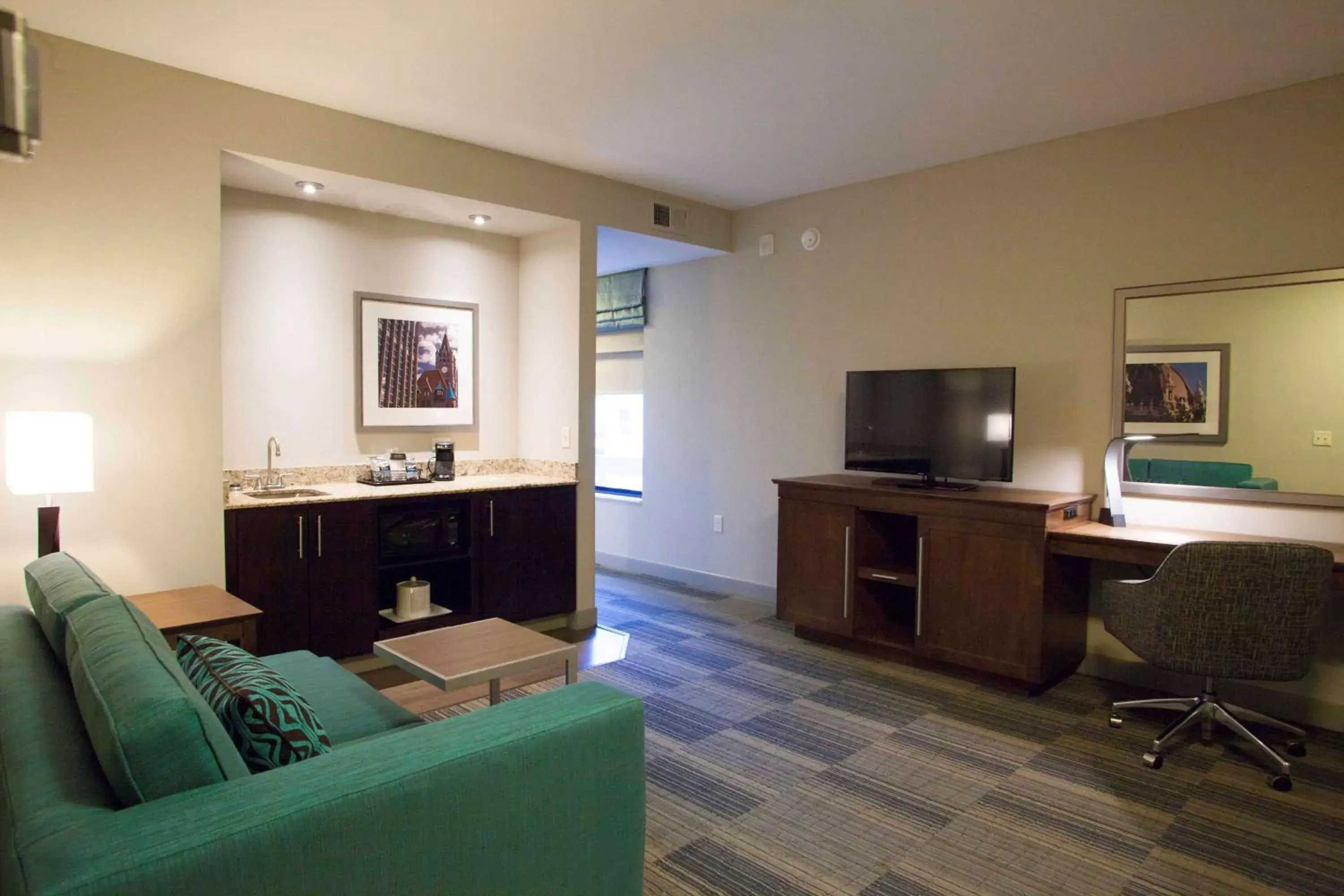 Bed in Hampton Inn & Suites St. Paul Downtown Bed in Hampton Inn & Suites St. Paul Downtown