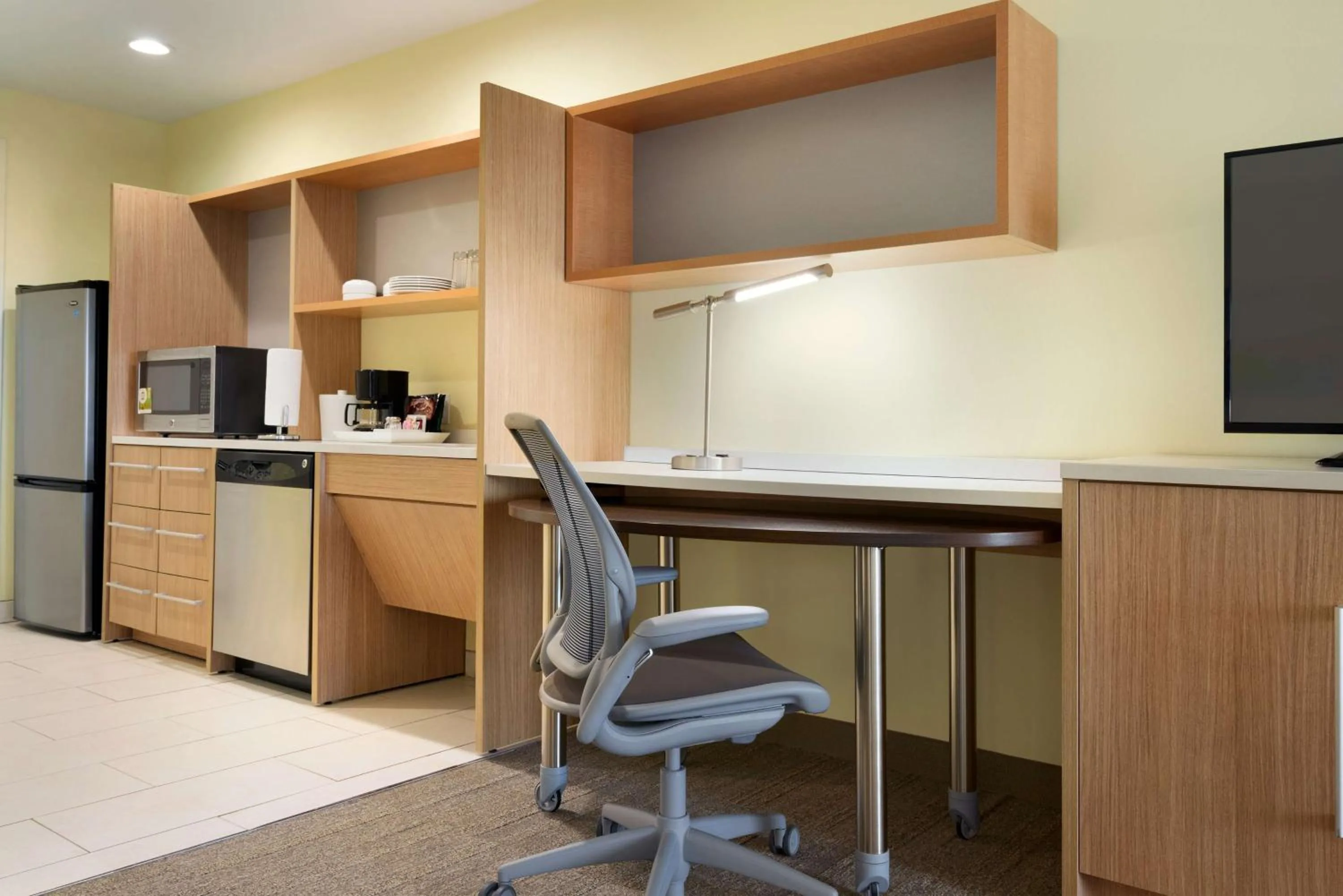 Bedroom in Home2 Suites By Hilton Baton Rouge