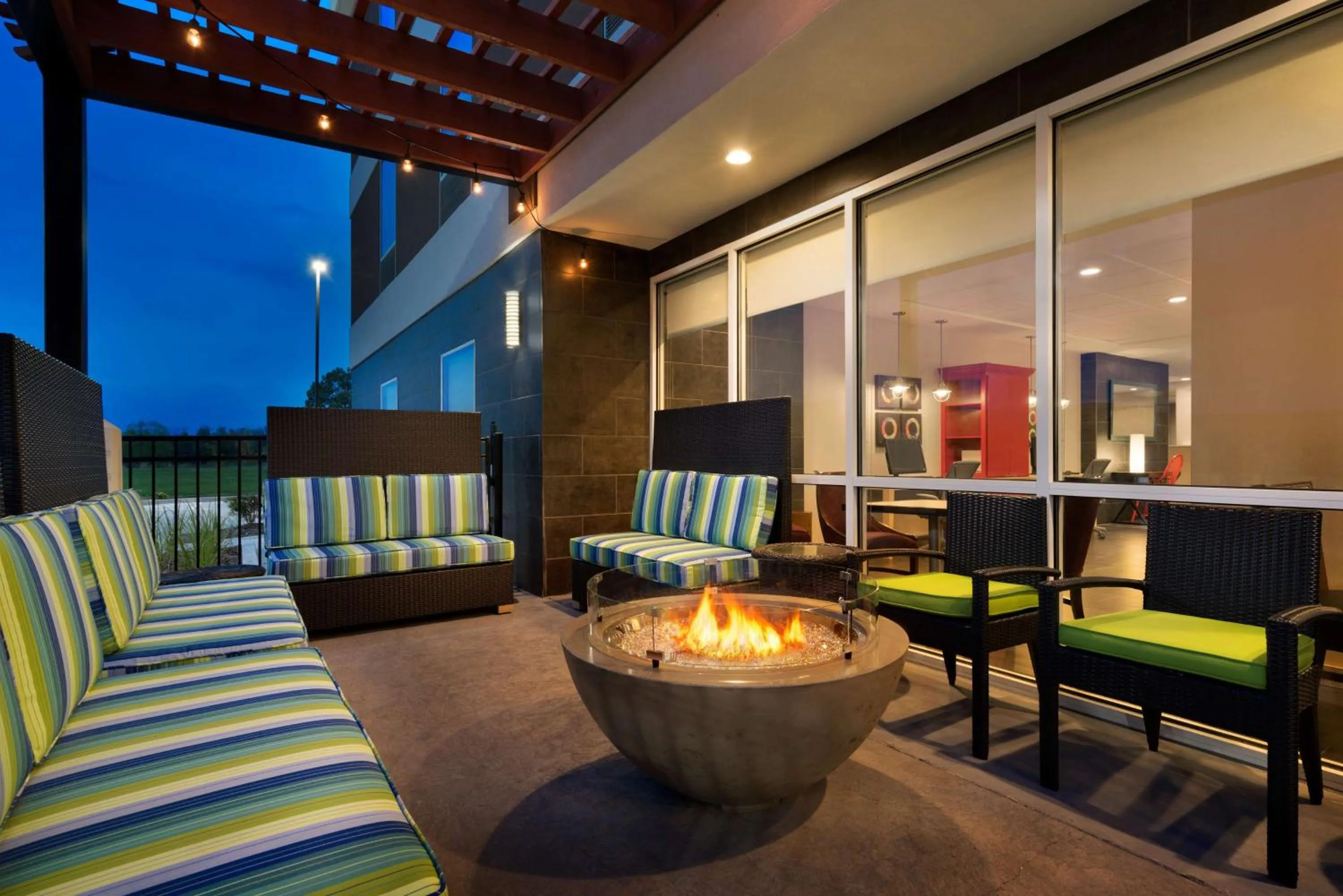 Patio in Home2 Suites By Hilton Baton Rouge