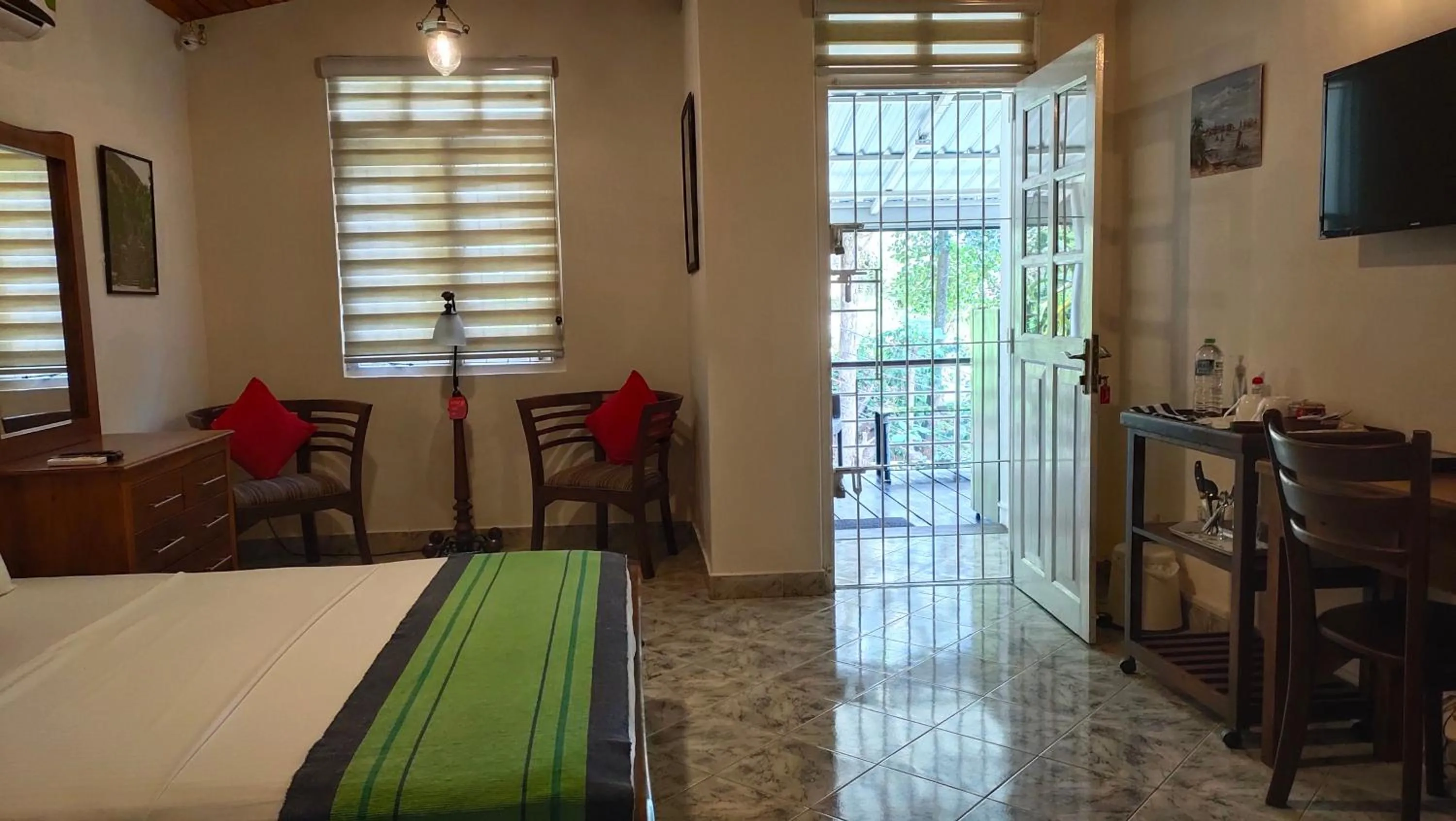 Coffee/tea facilities, Bed in Marvel Hills Kandy