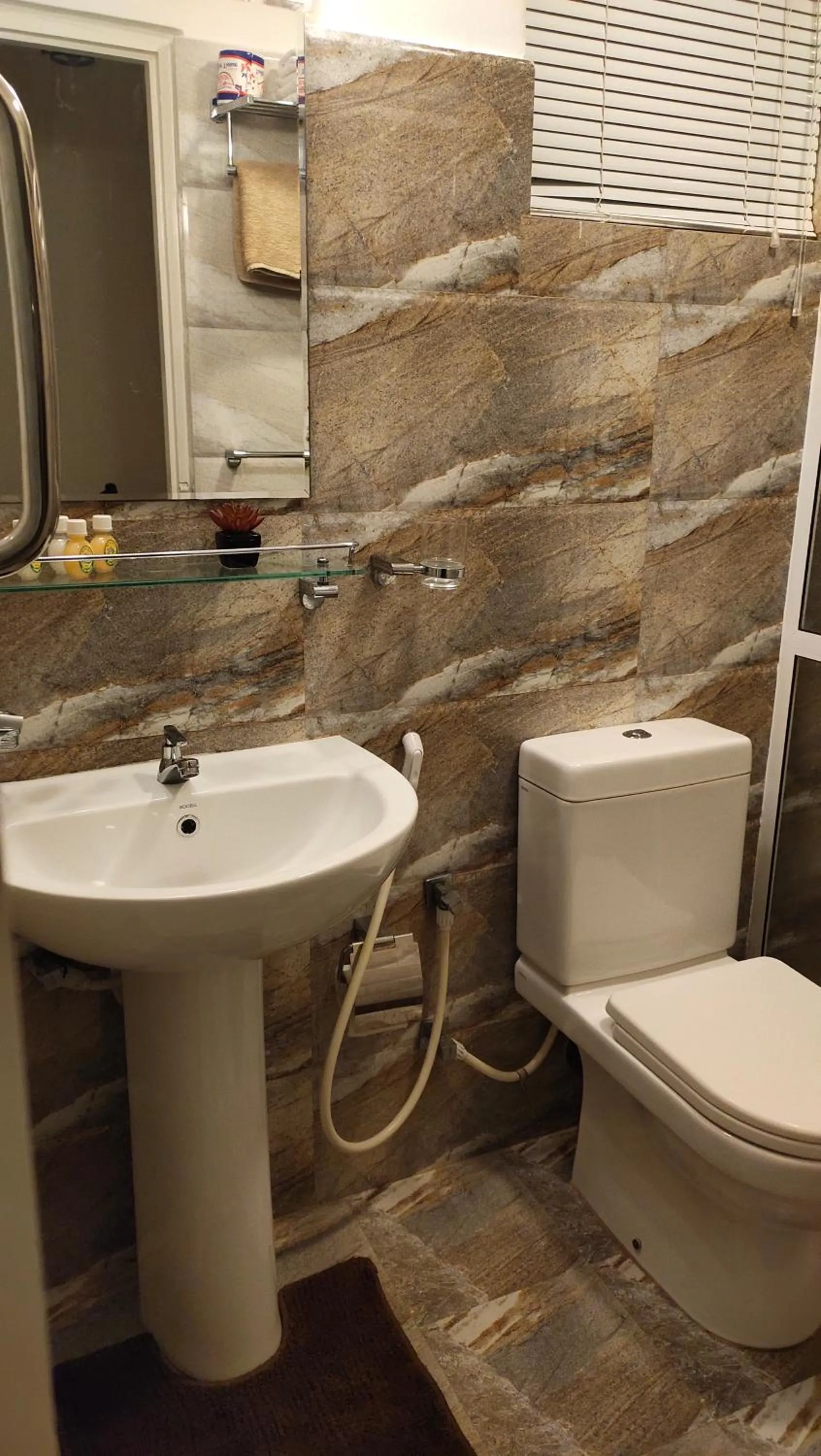 Bathroom in Marvel Hills Kandy