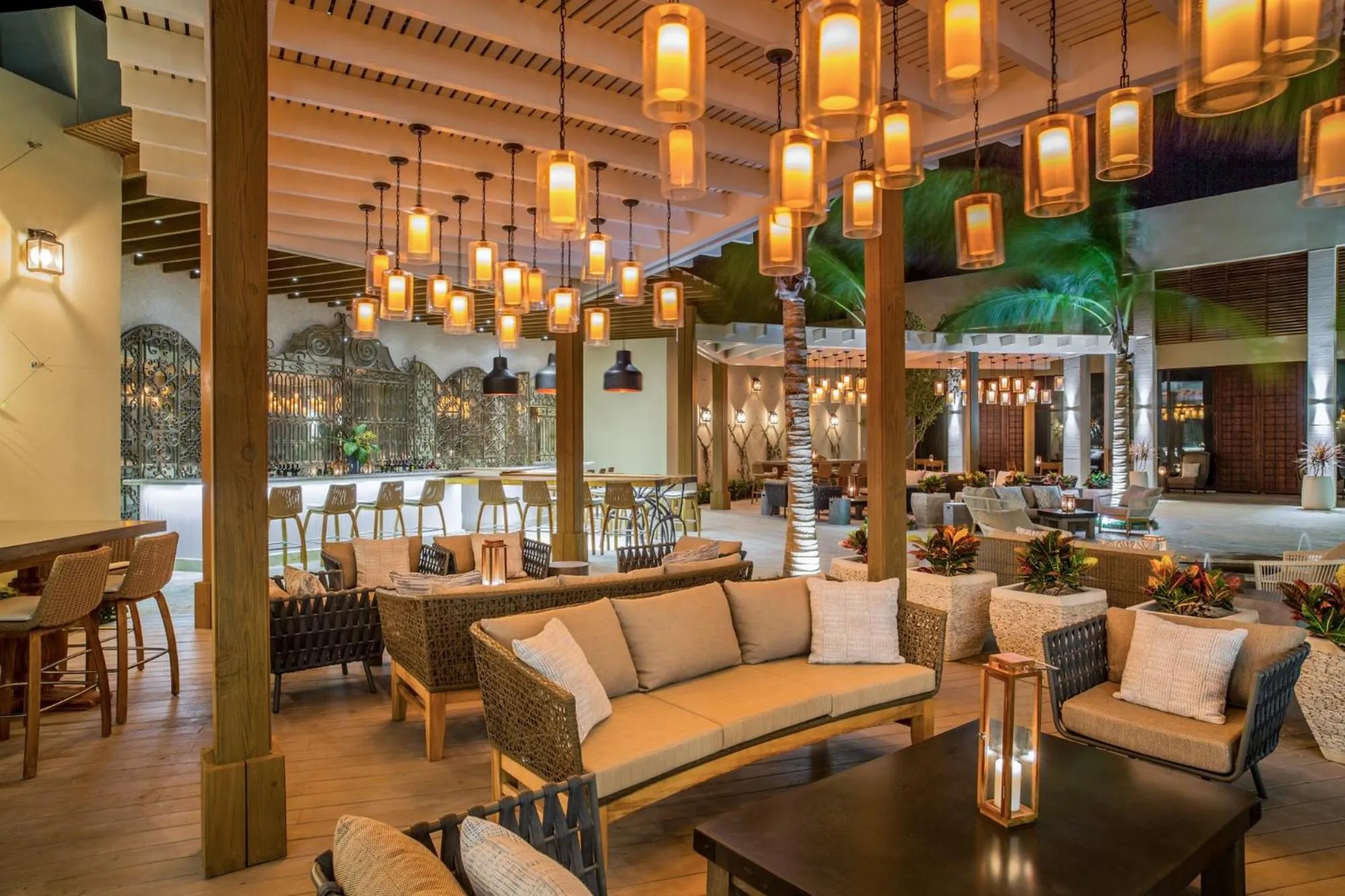 Lounge or bar in The Shore Club Turks & Caicos