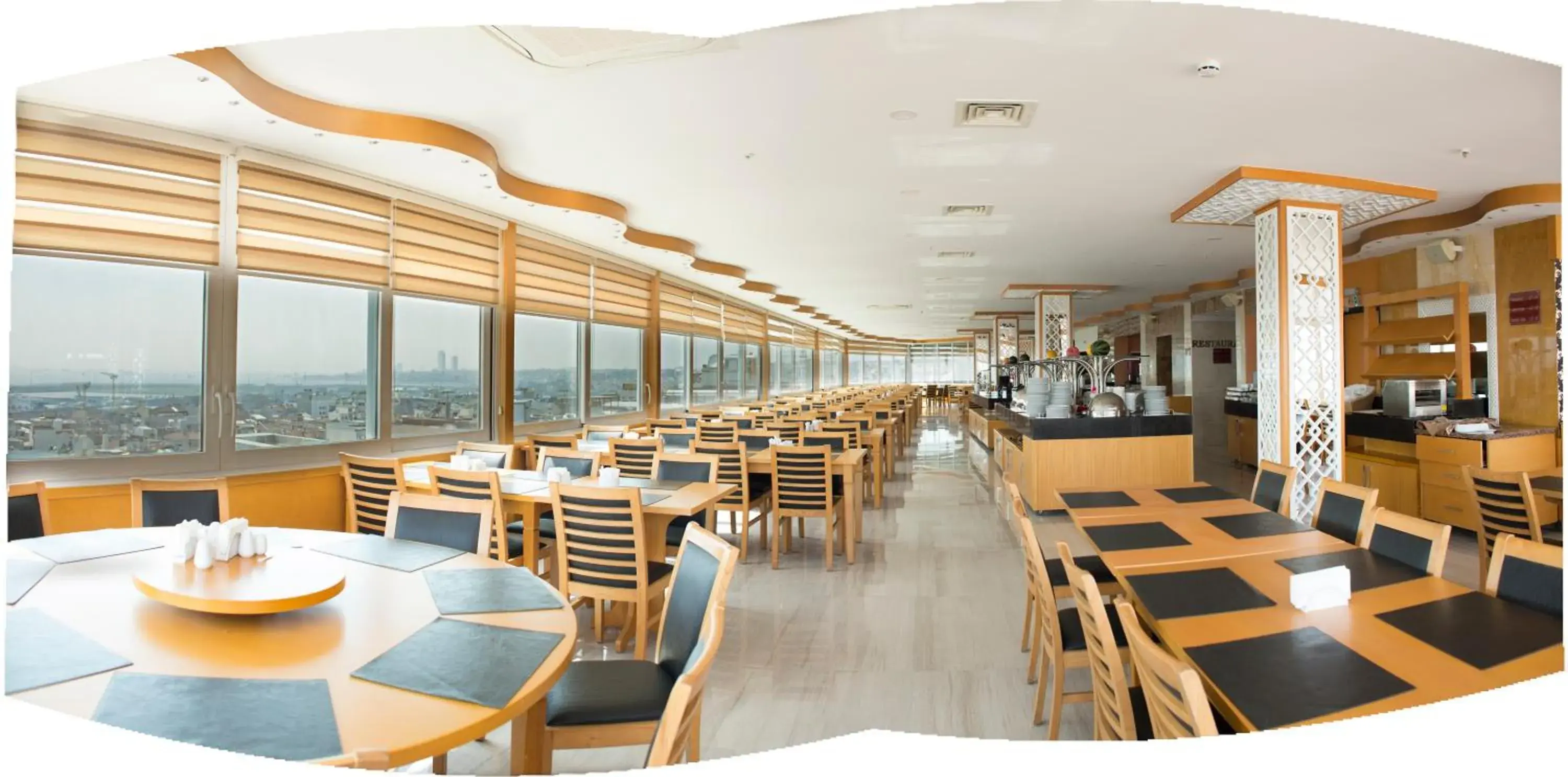 Lounge or bar in Ilkbal Deluxe Hotel &Spa Istanbul Lounge or bar in Ilkbal Deluxe Hotel &Spa Istanbul