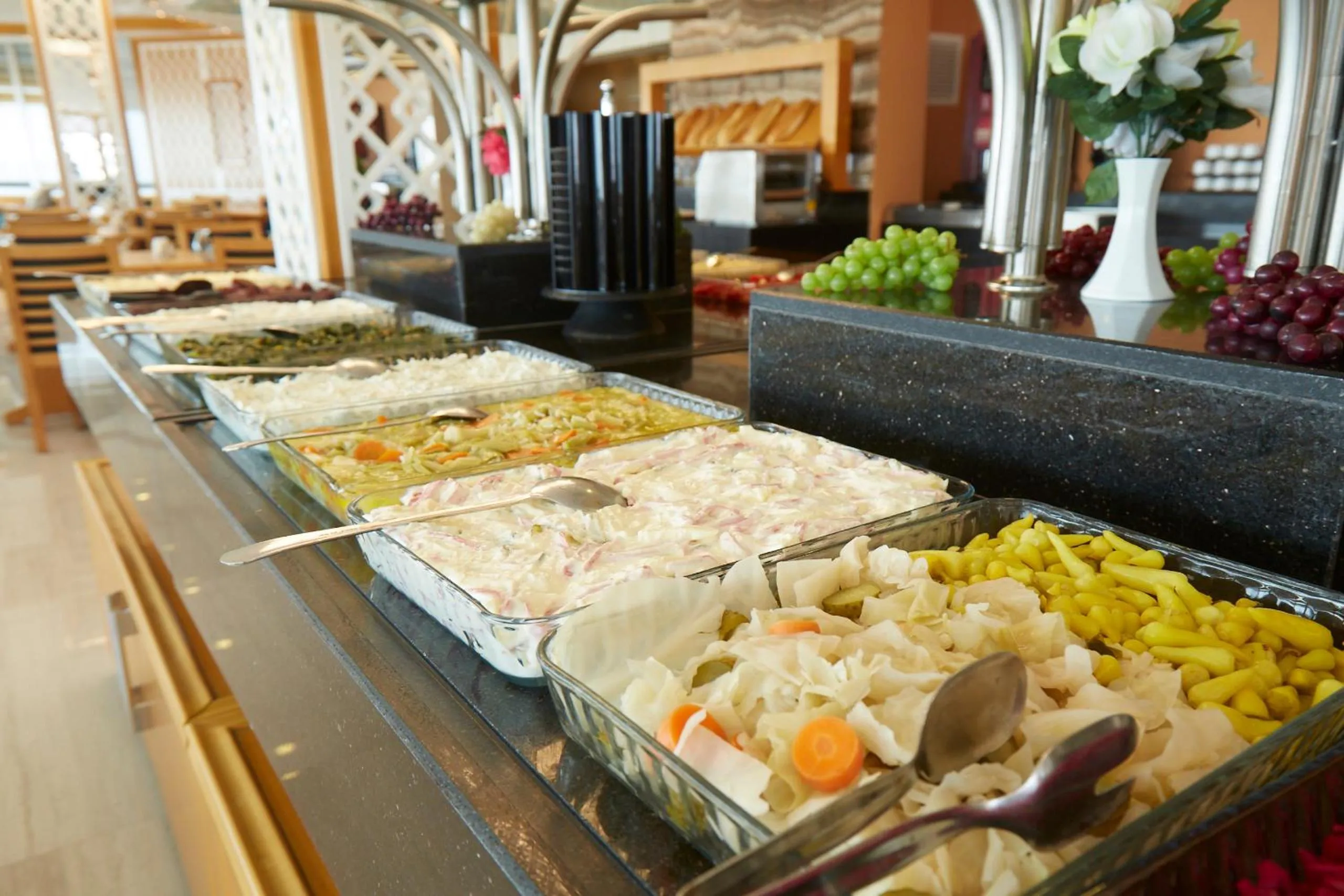 Restaurant/places to eat in Ilkbal Deluxe Hotel &Spa Istanbul