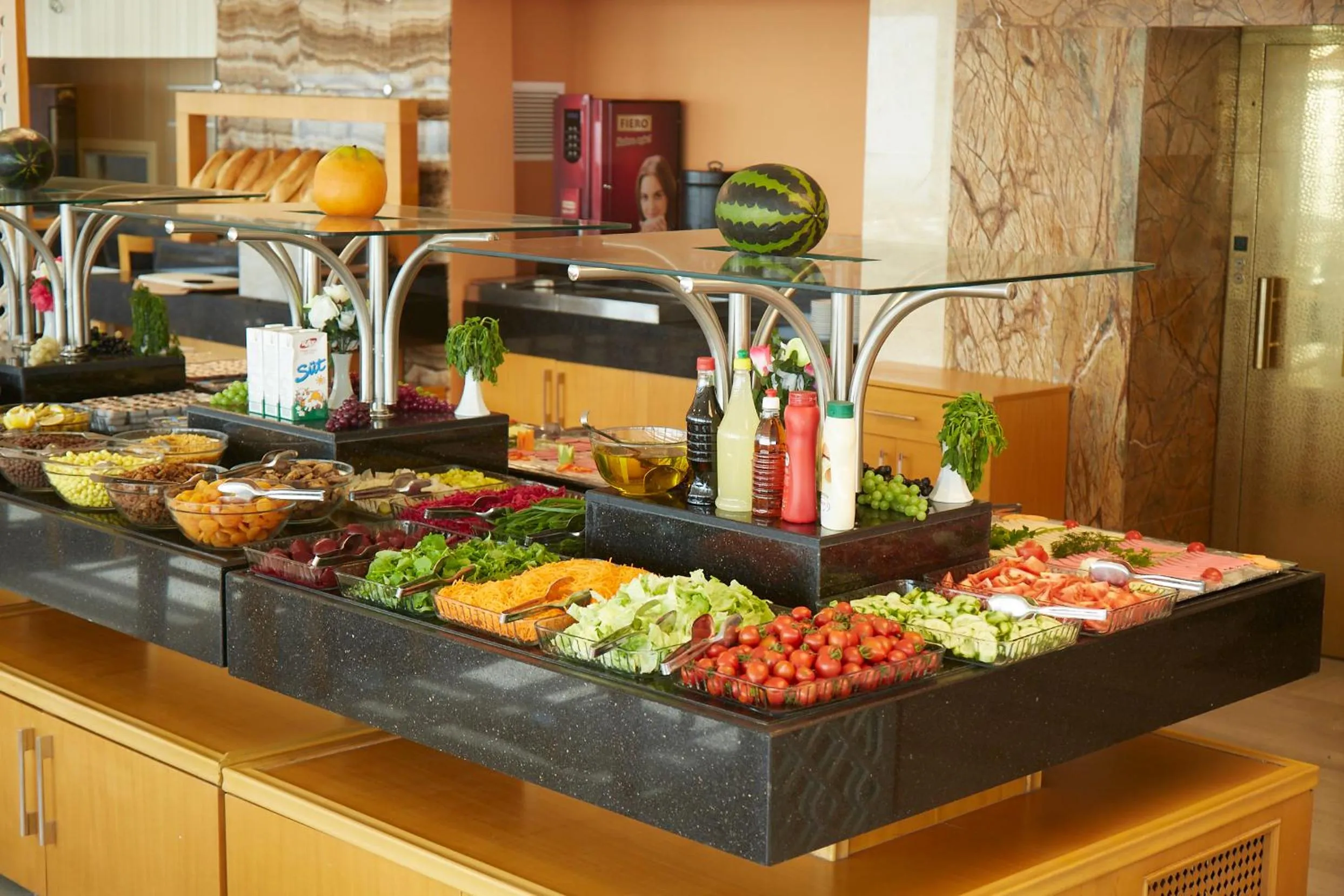 Restaurant/places to eat in Ilkbal Deluxe Hotel &Spa Istanbul