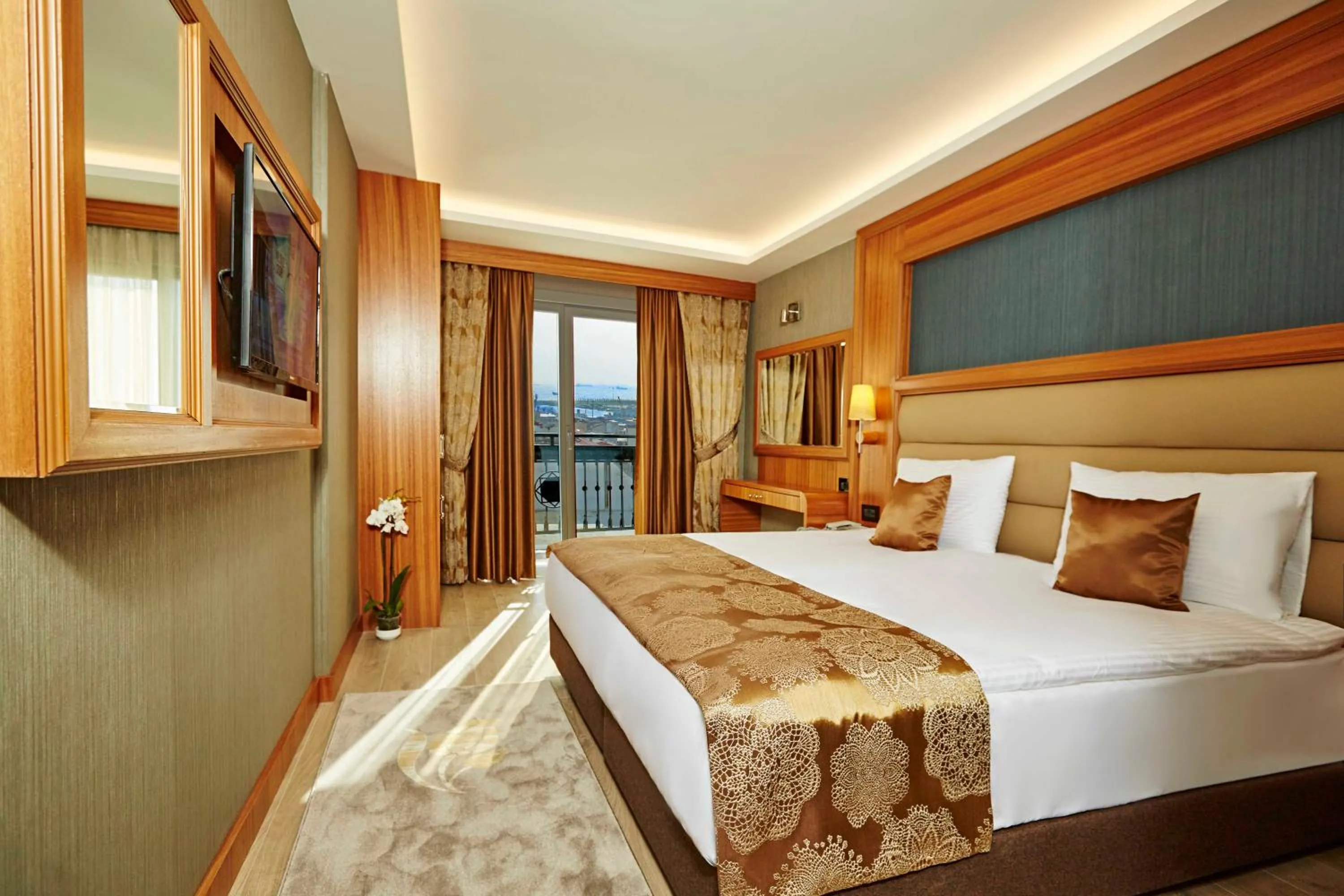 TV and multimedia, Bed in Ilkbal Deluxe Hotel &Spa Istanbul